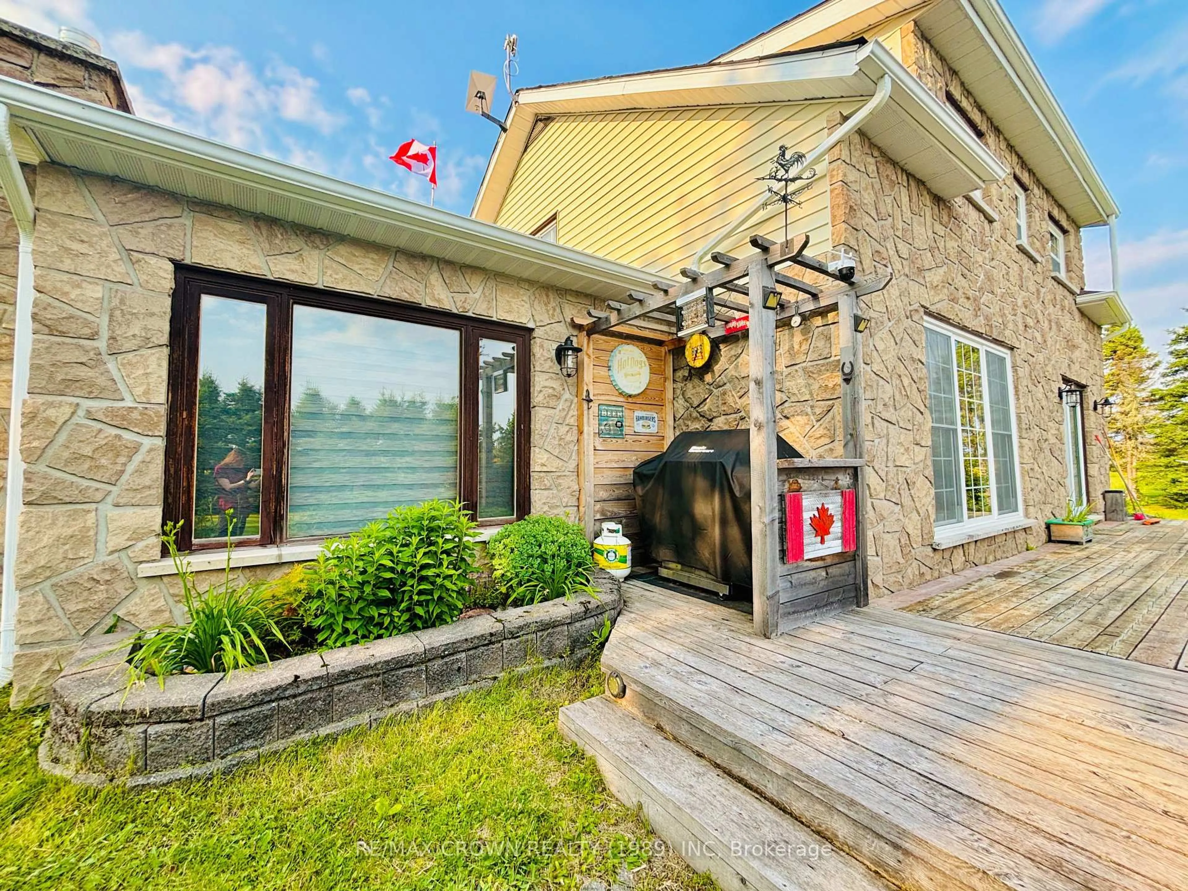 Patio, building for 79 Ste Marie Rd #Moonbeam, Kapuskasing Ontario P0L 1V0