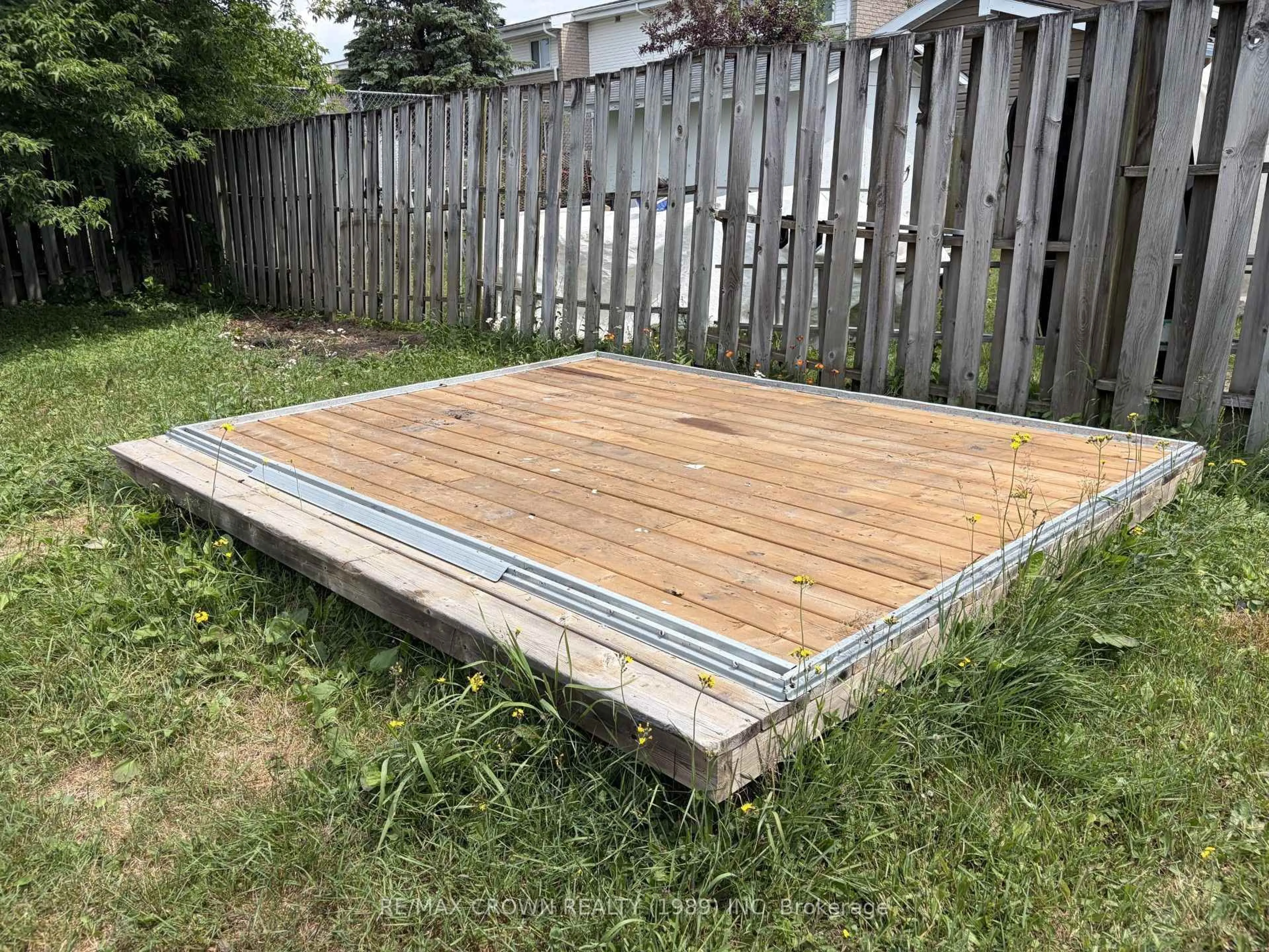 Patio, street for 144 Huron Ave, Timmins Ontario P4N 7T3