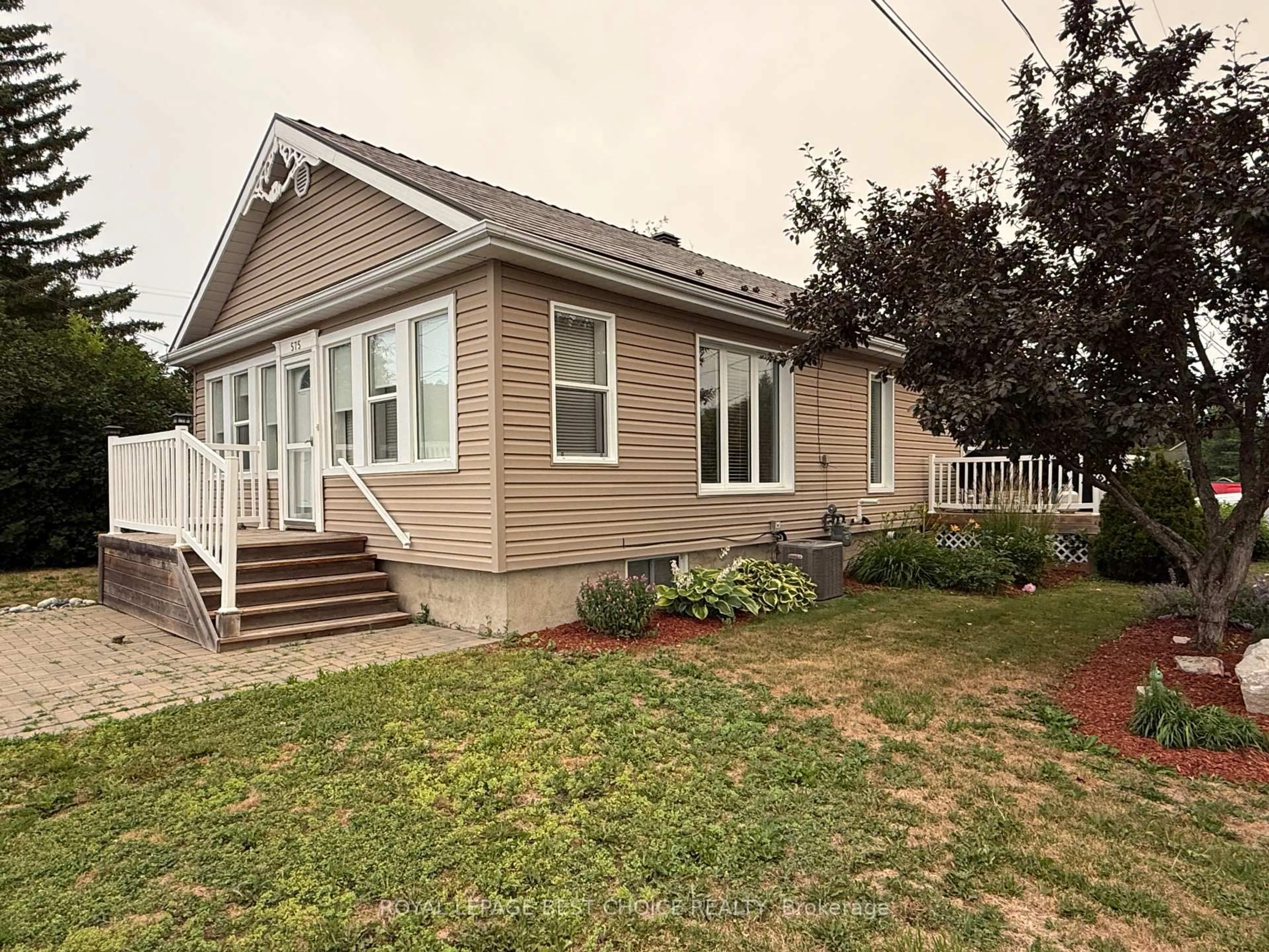 Home with vinyl exterior material, street for 575 Browning St, Temiskaming Shores Ontario P0J 1K0