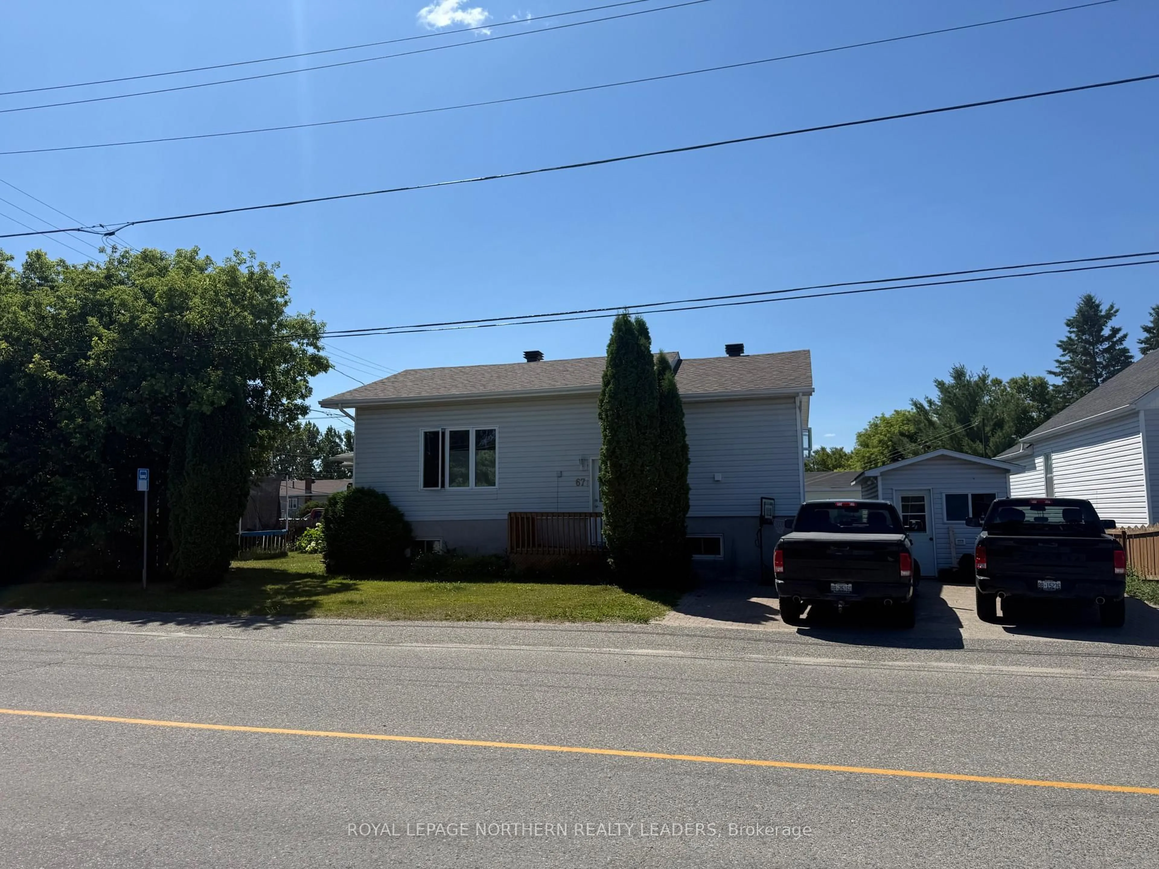 A pic from outside/outdoor area/front of a property/back of a property/a pic from drone, street for 671 Park Ave, Timmins Ontario P4N 3X7
