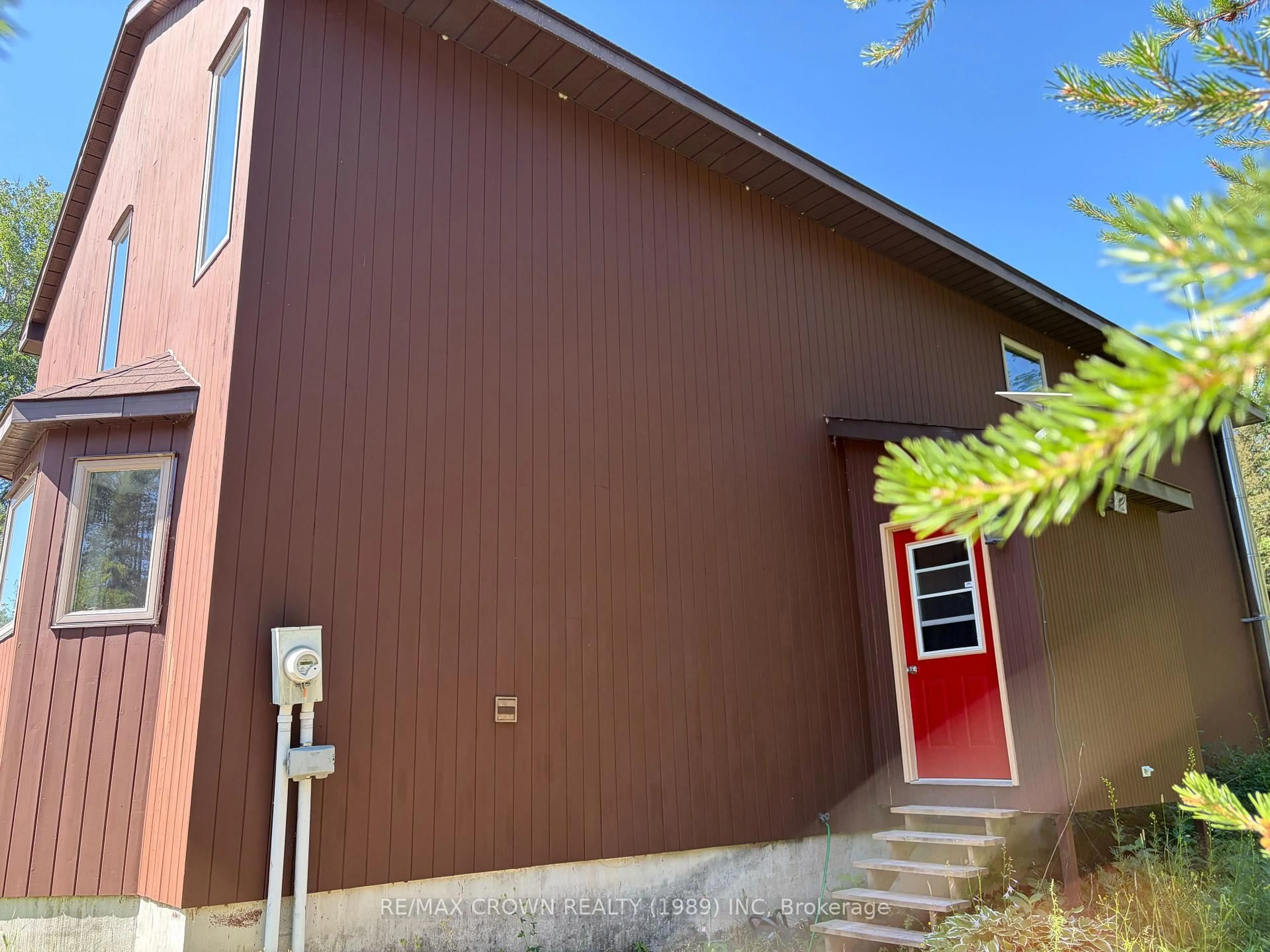Home with vinyl exterior material, street for 810 Laforest Rd, Timmins Ontario P4P 7C7