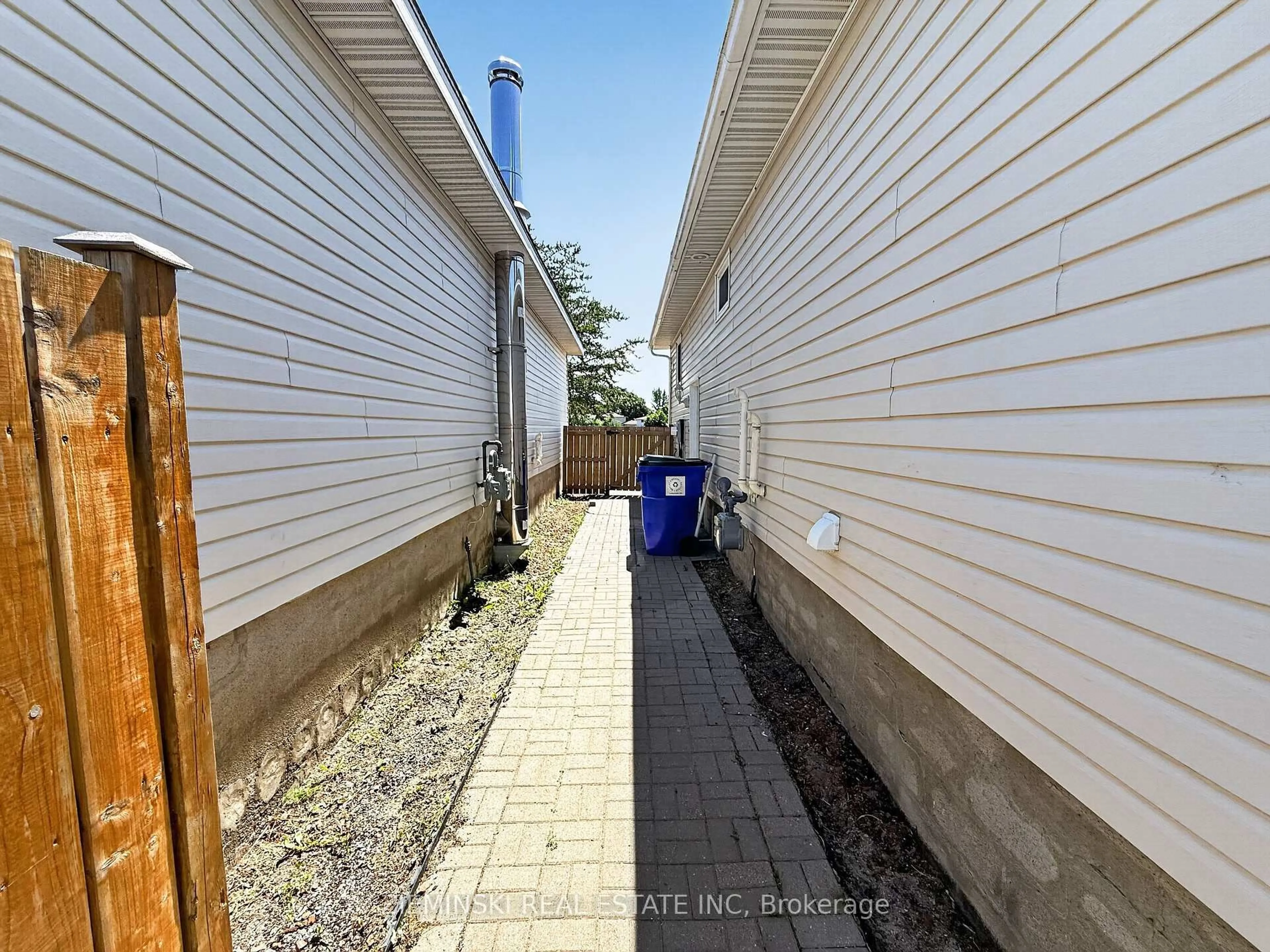 Patio, street for 1222 Gatineau Blvd, Timmins Ontario P4R 1E3