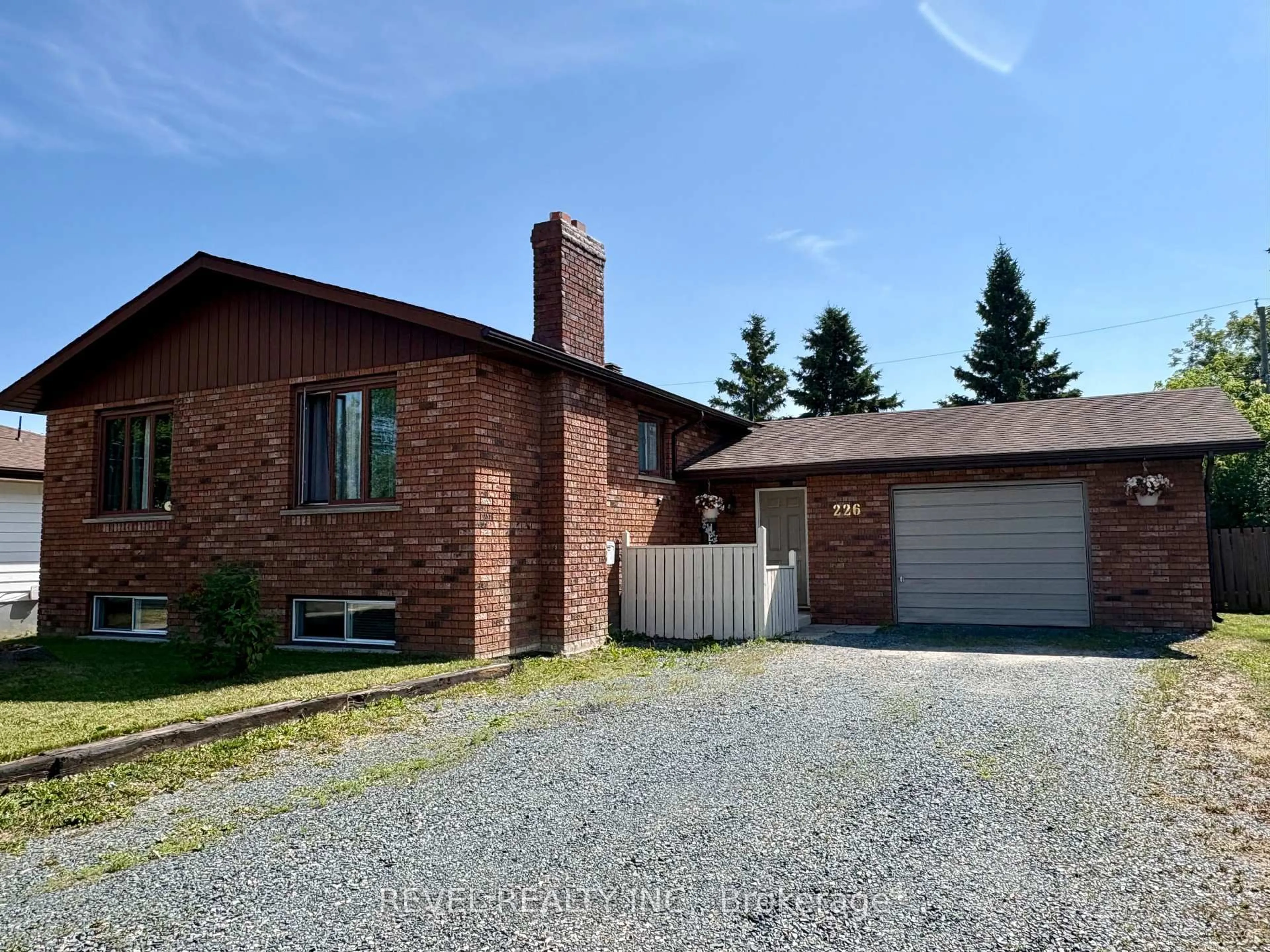 Home with brick exterior material, street for 226 Second Ave, Cochrane Ontario P0L 1C0