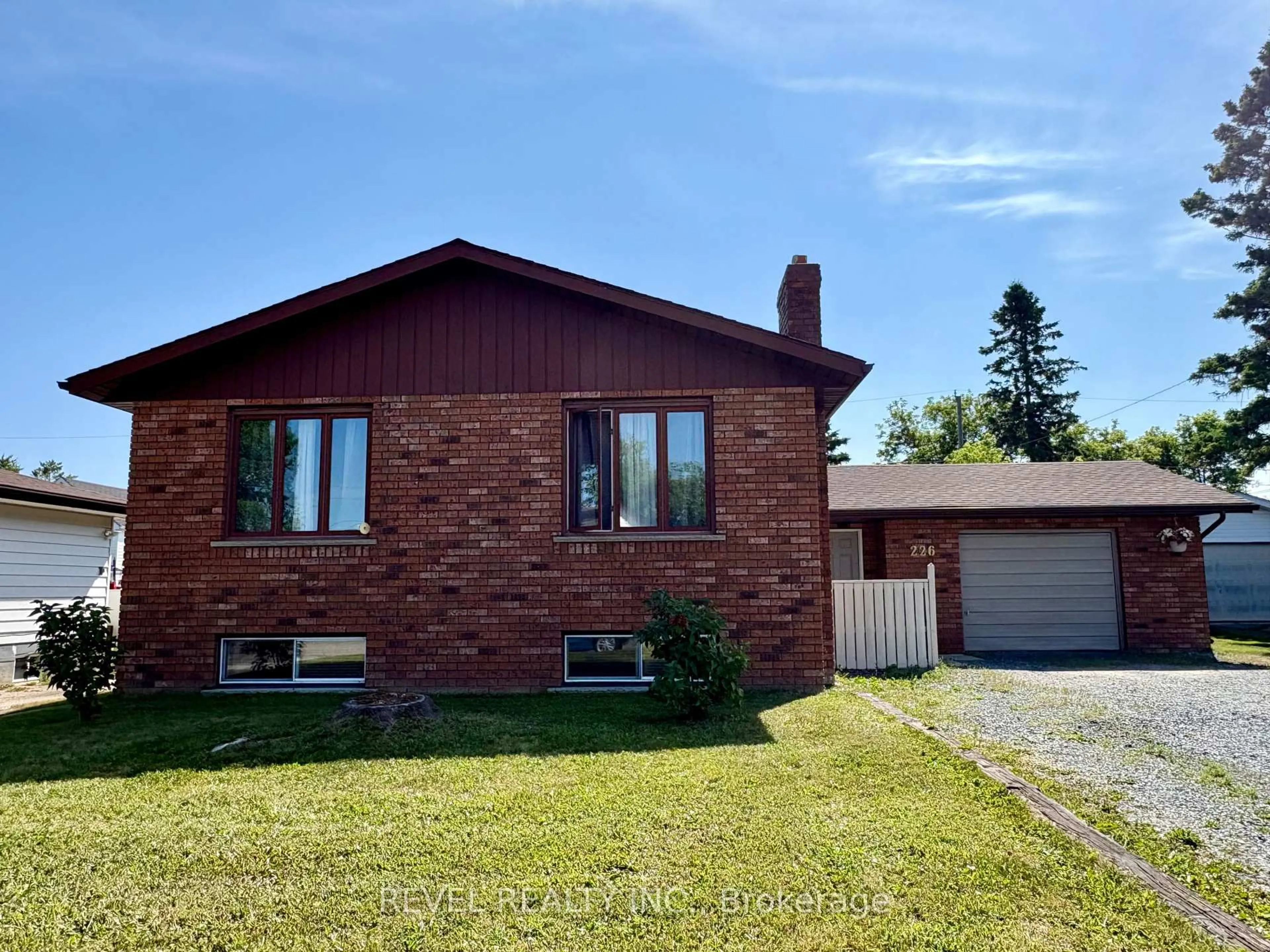 Home with brick exterior material, unknown for 226 Second Ave, Cochrane Ontario P0L 1C0