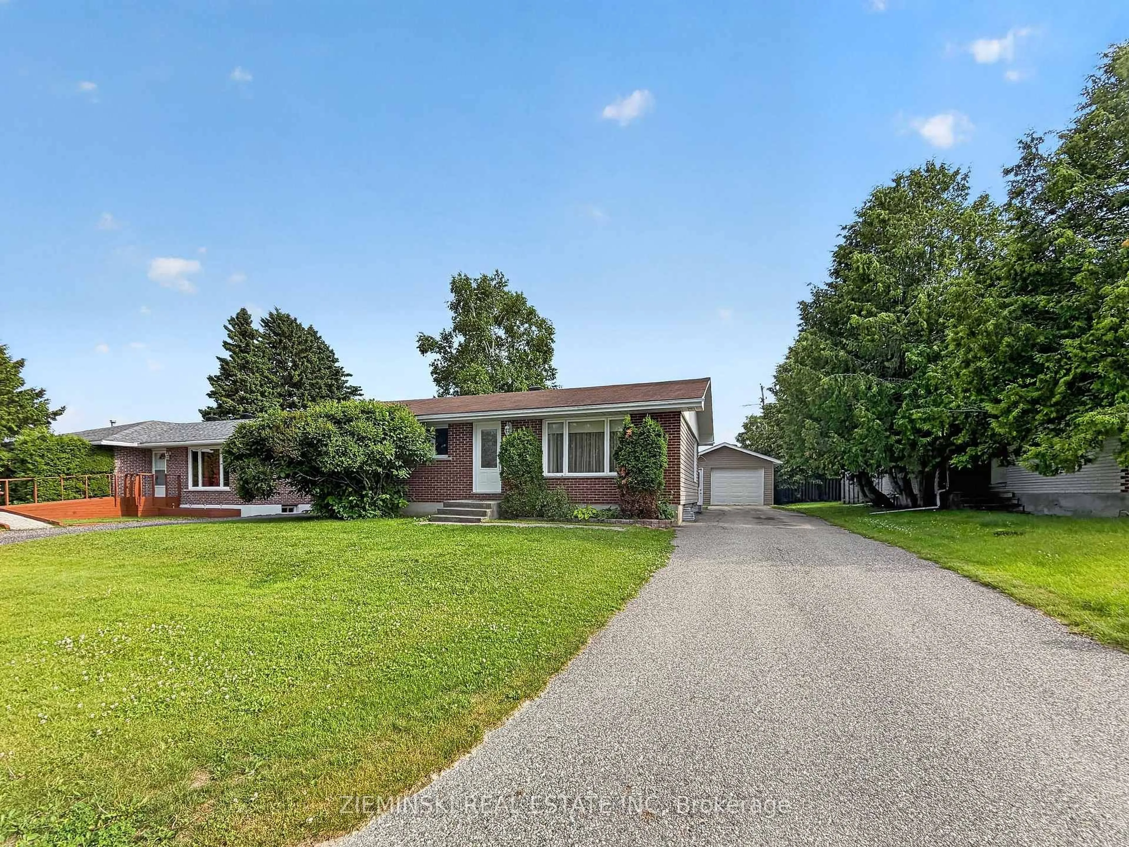 Unknown for 374 Nosov Dr, Iroquois Falls Ontario P0K 1G0