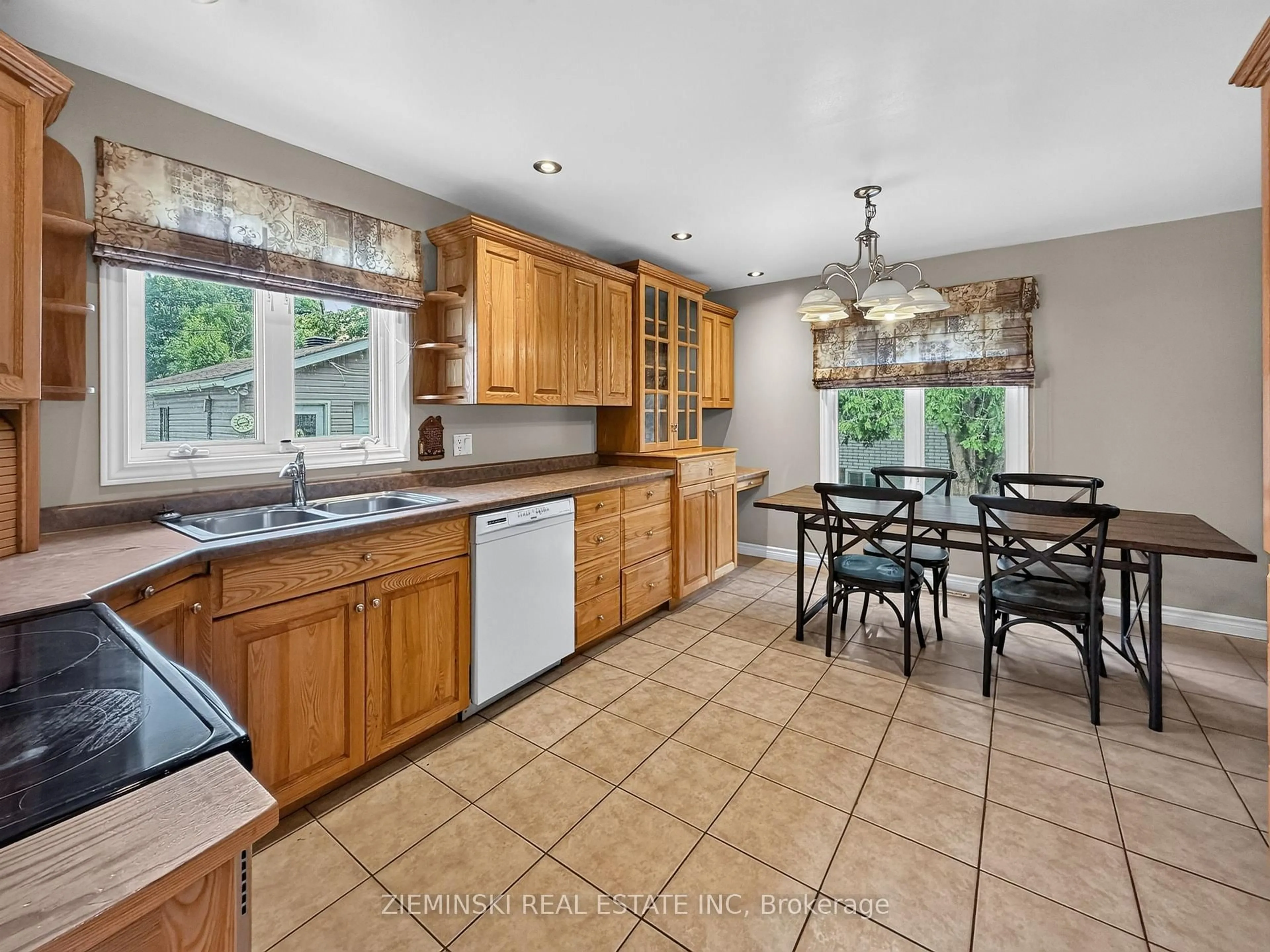 Open concept kitchen, ceramic/tile floor for 374 Nosov Dr, Iroquois Falls Ontario P0K 1G0