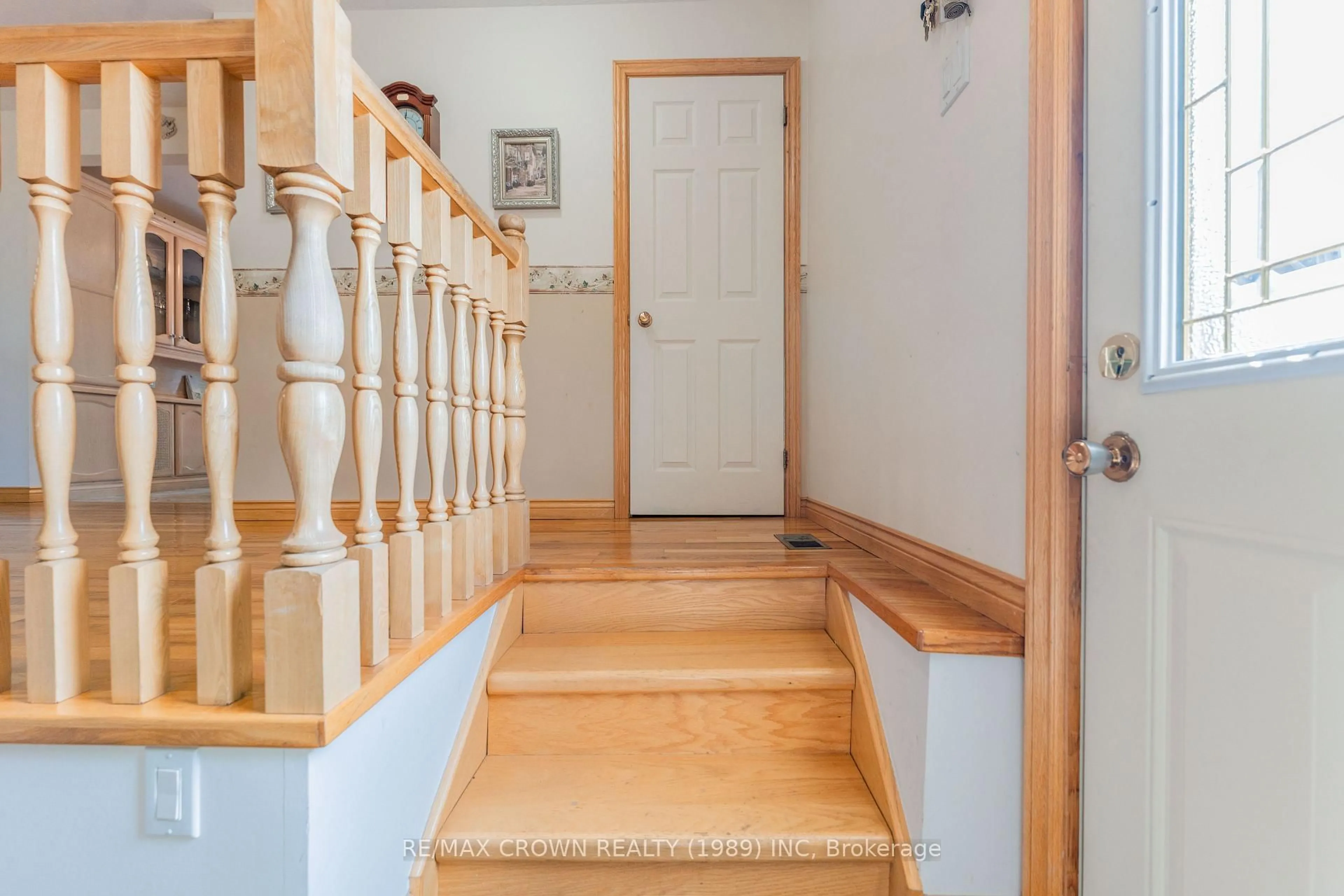 Indoor entryway for 13 Third St, Smooth Rock Falls Ontario P0L 2B0
