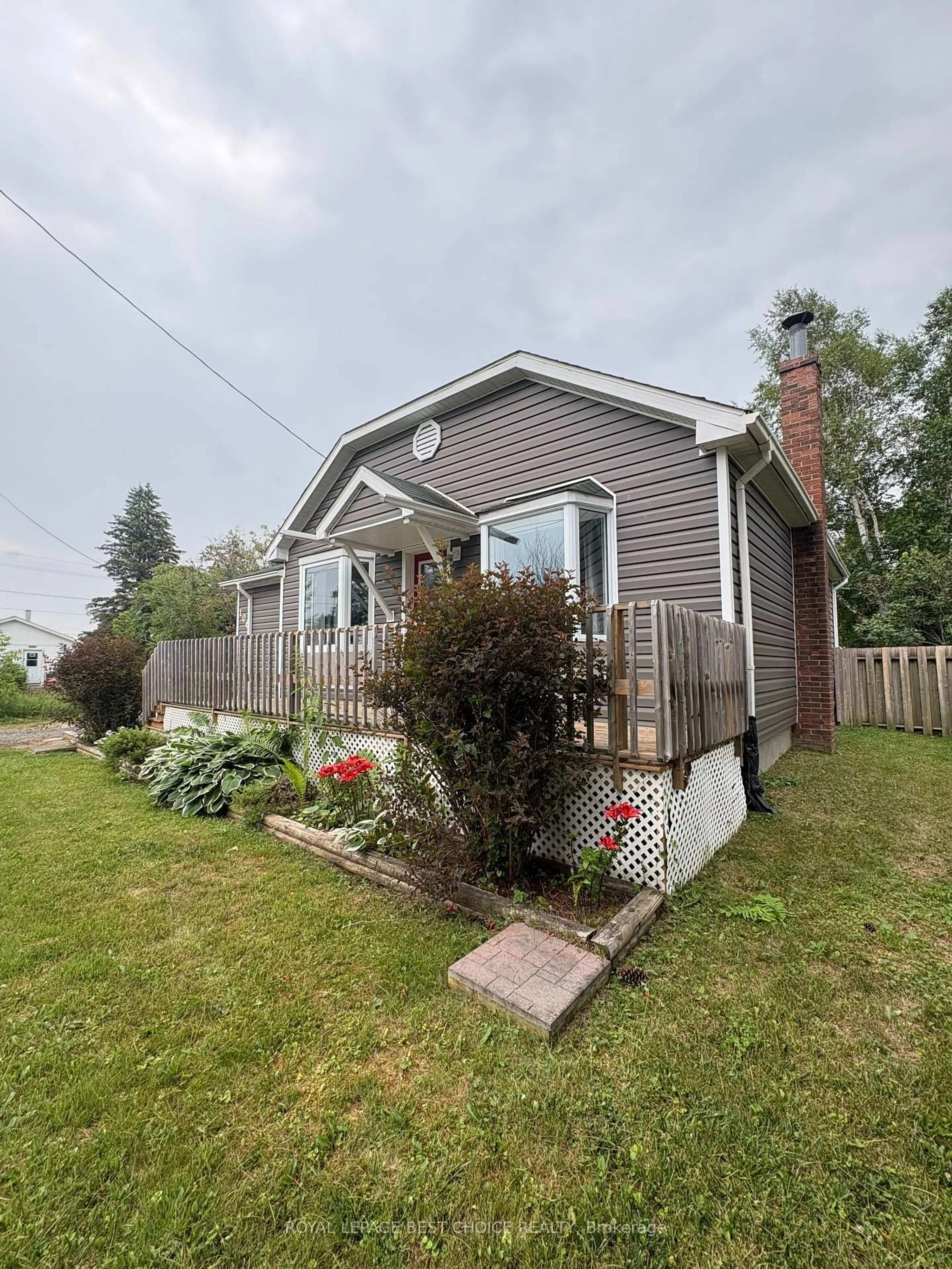 Unknown for 106 King St, Englehart Ontario P0J 1H0