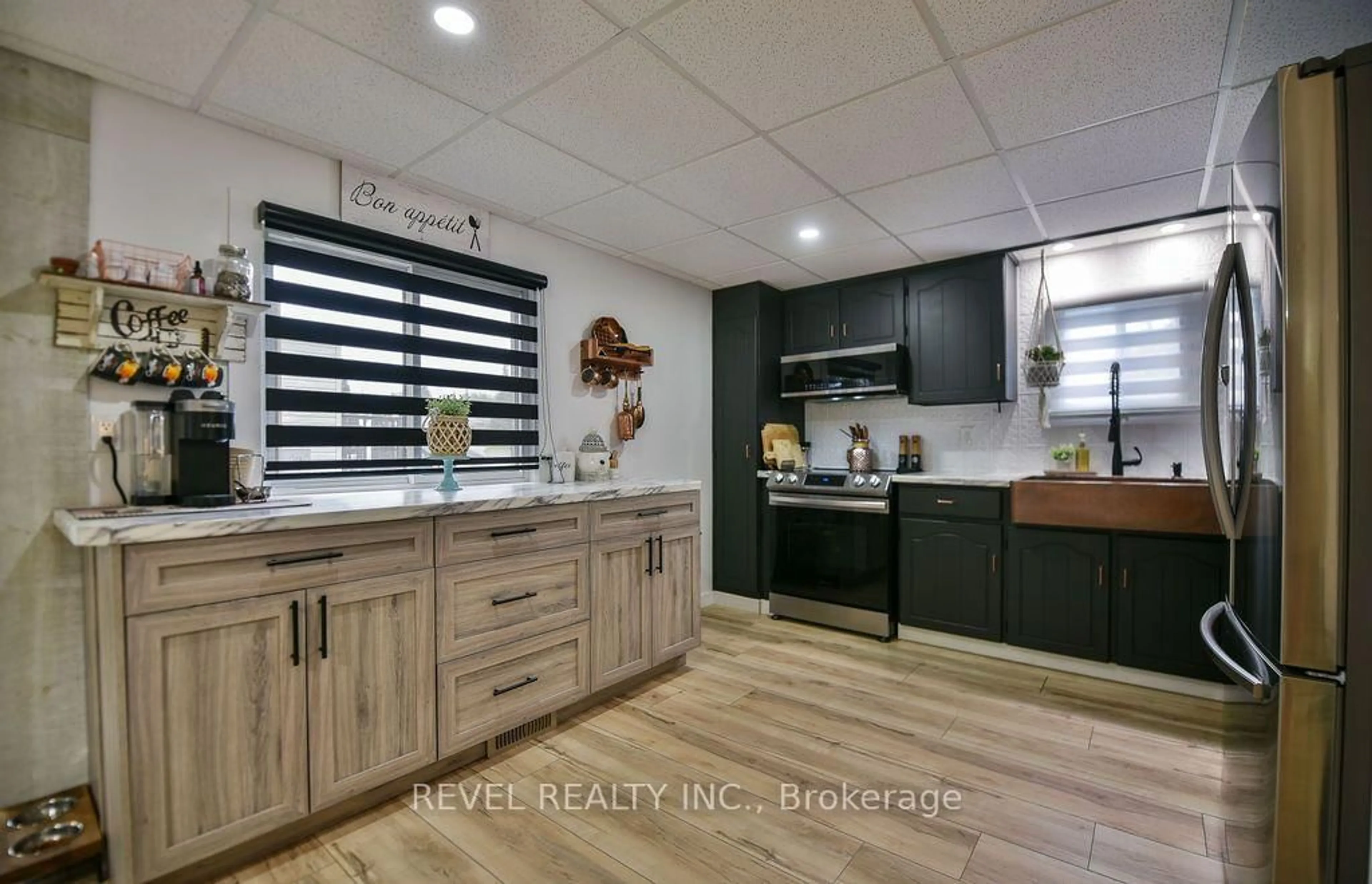 Open concept kitchen, ceramic/tile floor for 44 Homestead Dr, Timmins Ontario P4N 8R9