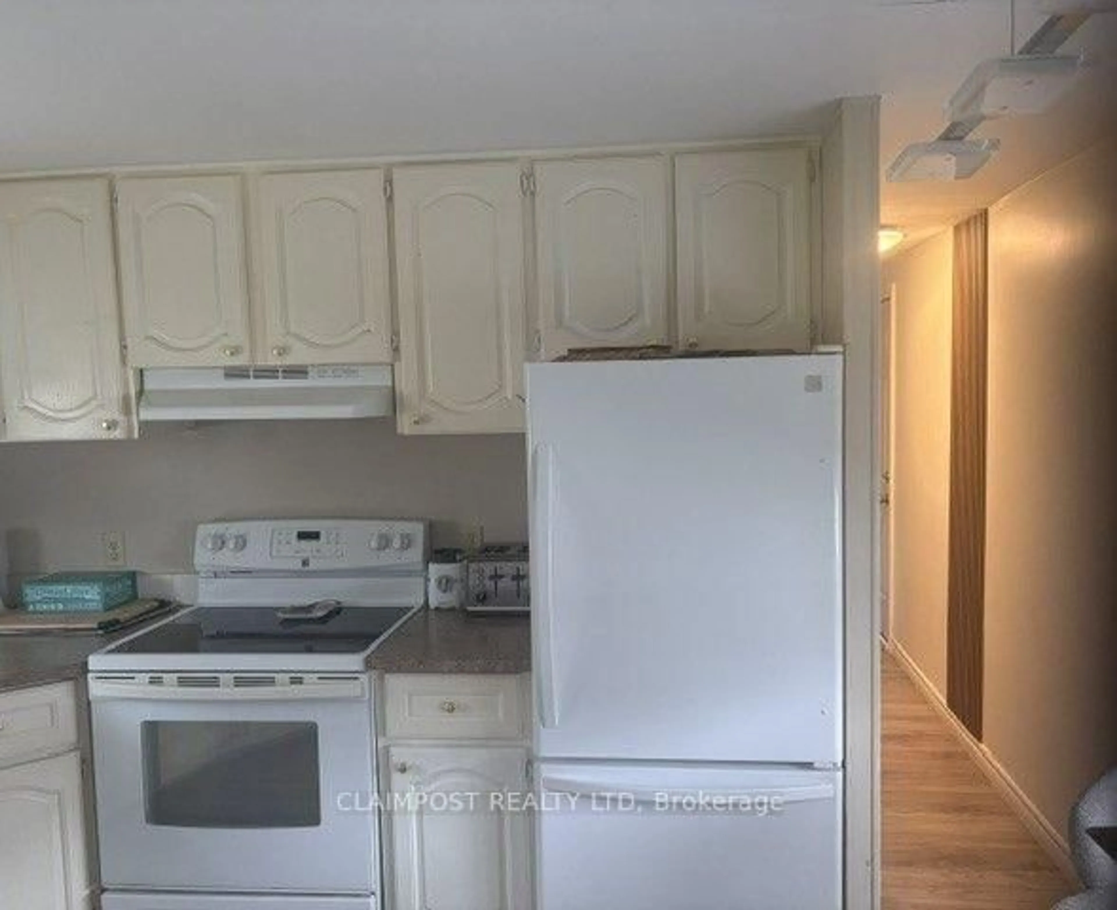 Standard kitchen, unknown for 18 Notre Dame Pl, Timmins Ontario P4R 0C9