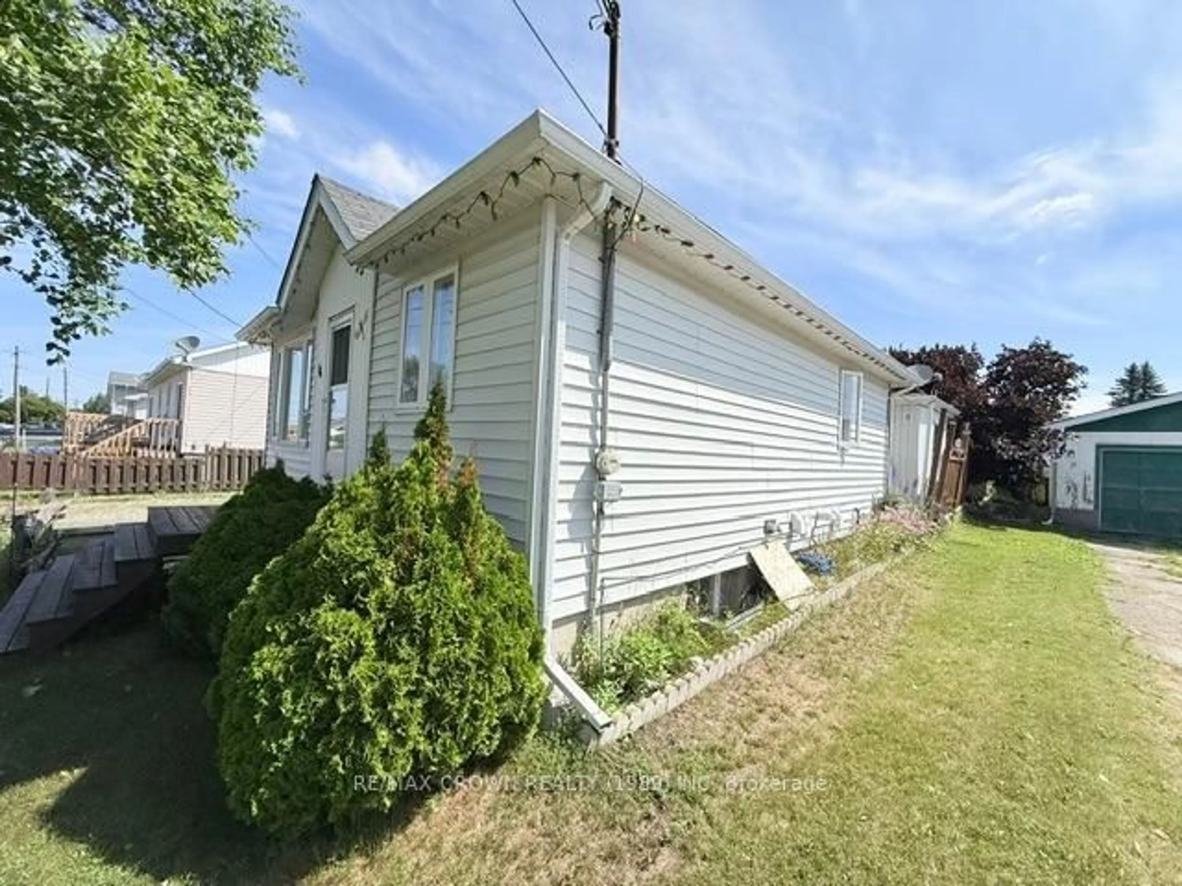 Shed for 16 Ontario St, Kapuskasing Ontario P5N 2J5