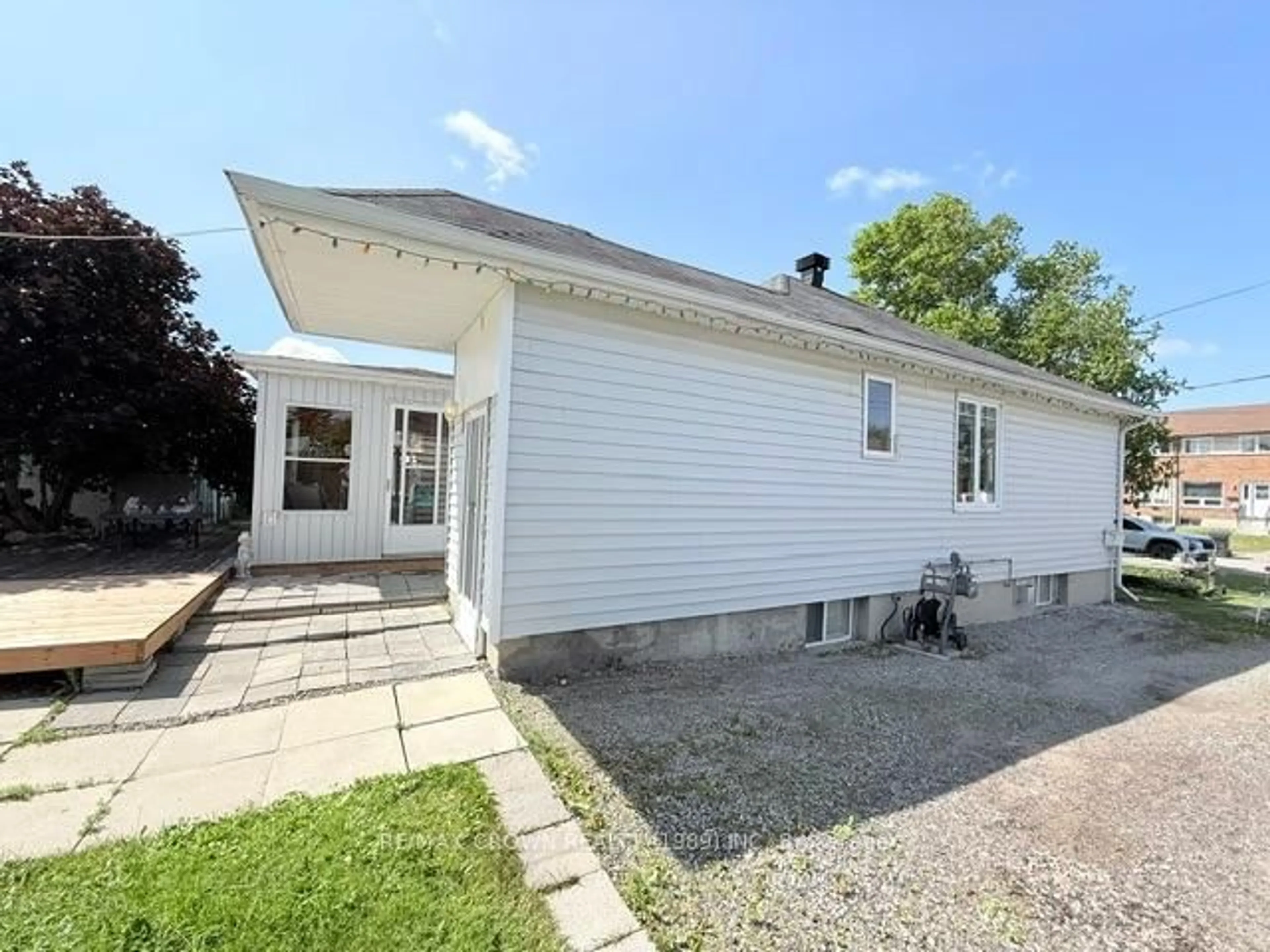 Home with vinyl exterior material, street for 16 Ontario St, Kapuskasing Ontario P5N 2J5