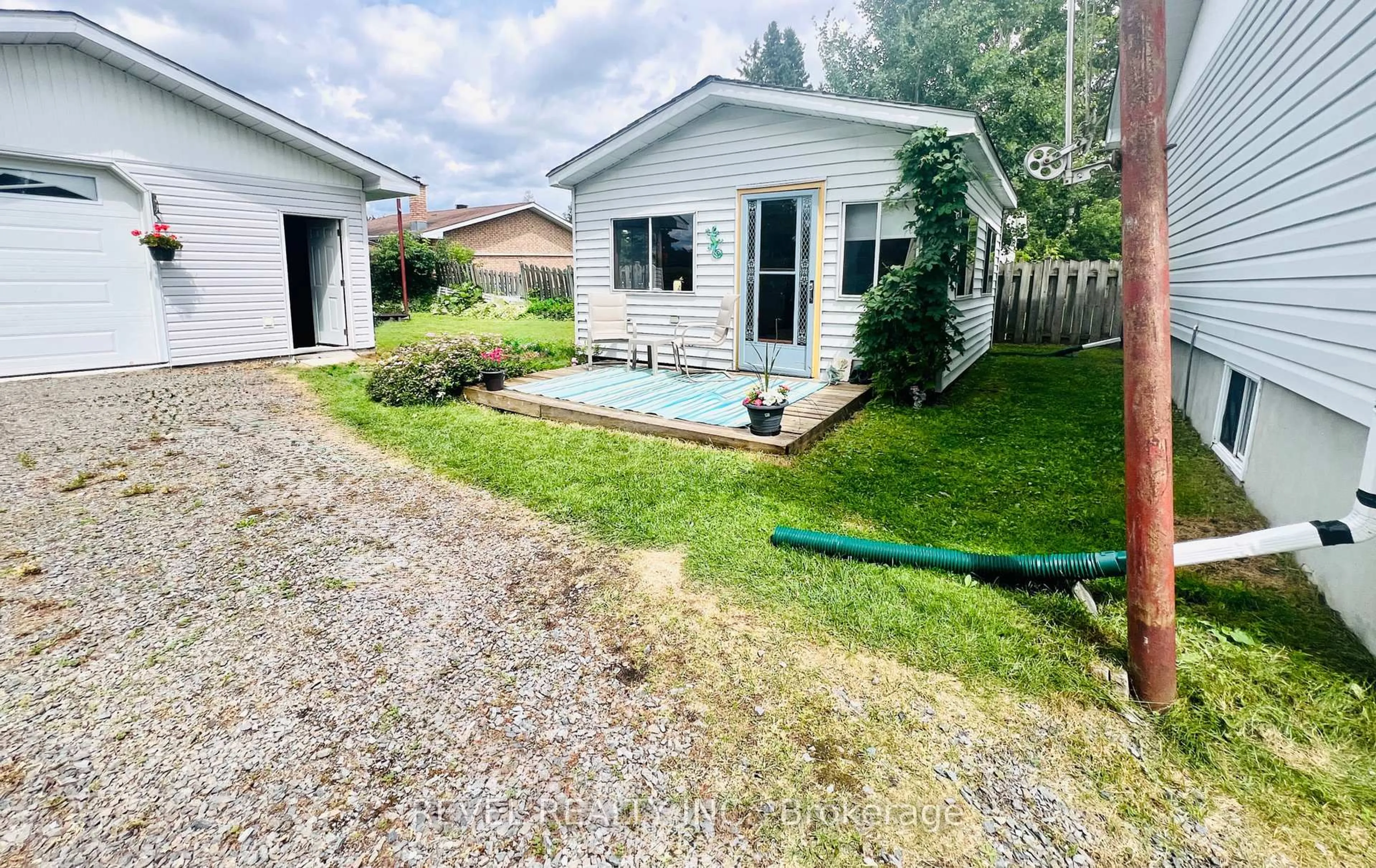 Shed for 206 Duke St, Timmins Ontario P0N 1C0