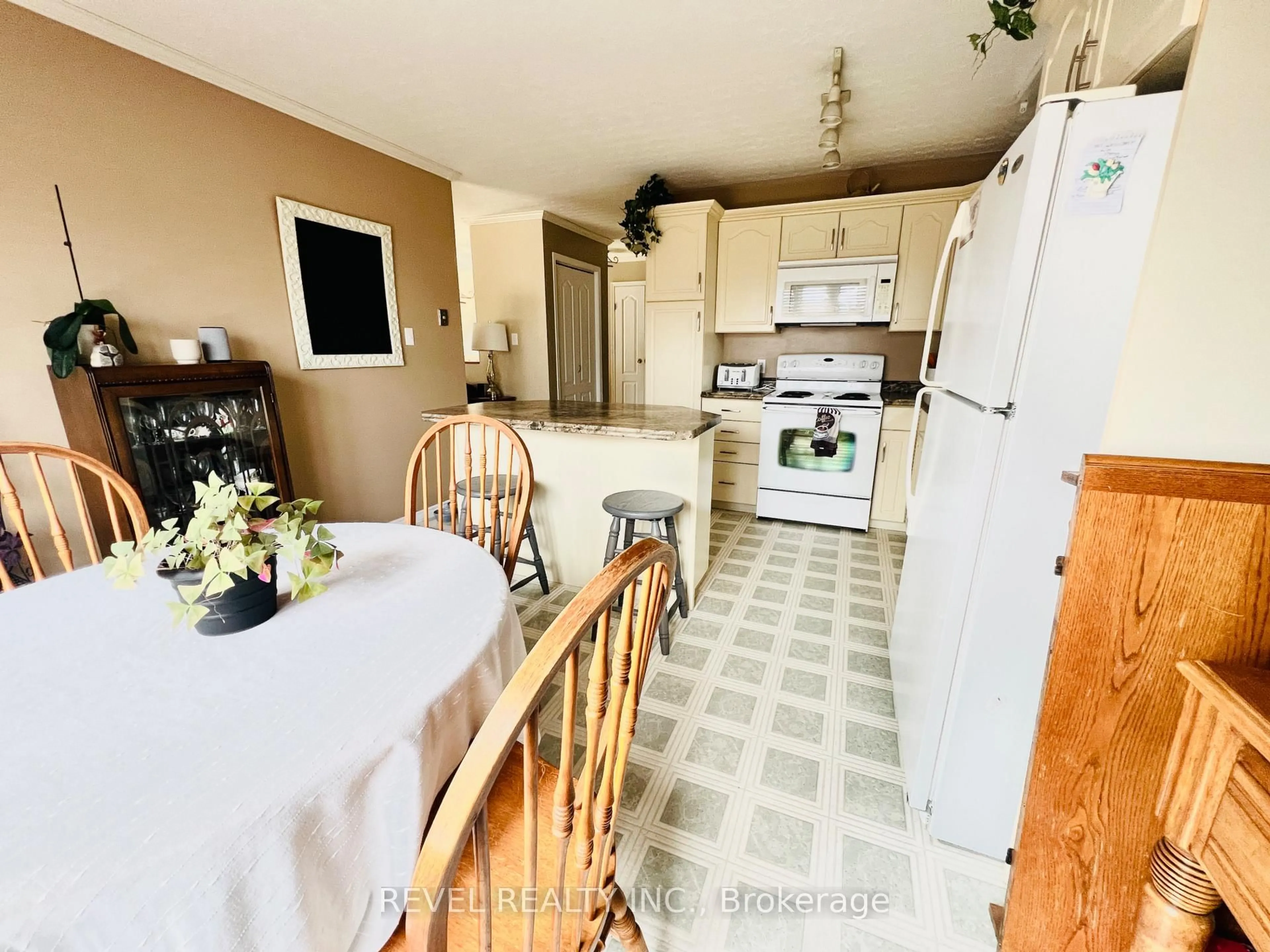 Unknown for 206 Duke St, Timmins Ontario P0N 1C0