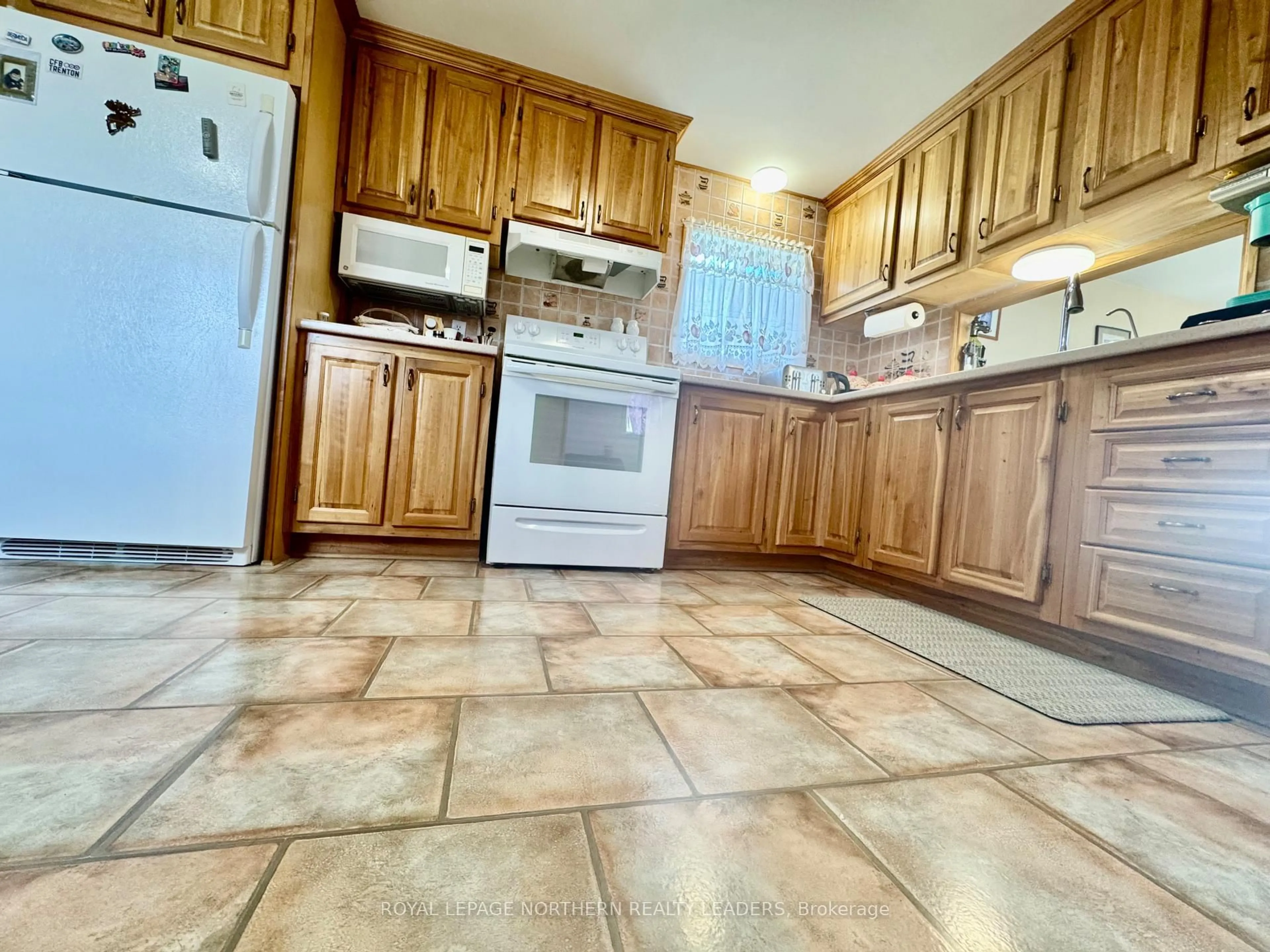Standard kitchen, ceramic/tile floor for 14 Renard Rd, Timmins Ontario P4R 0E6