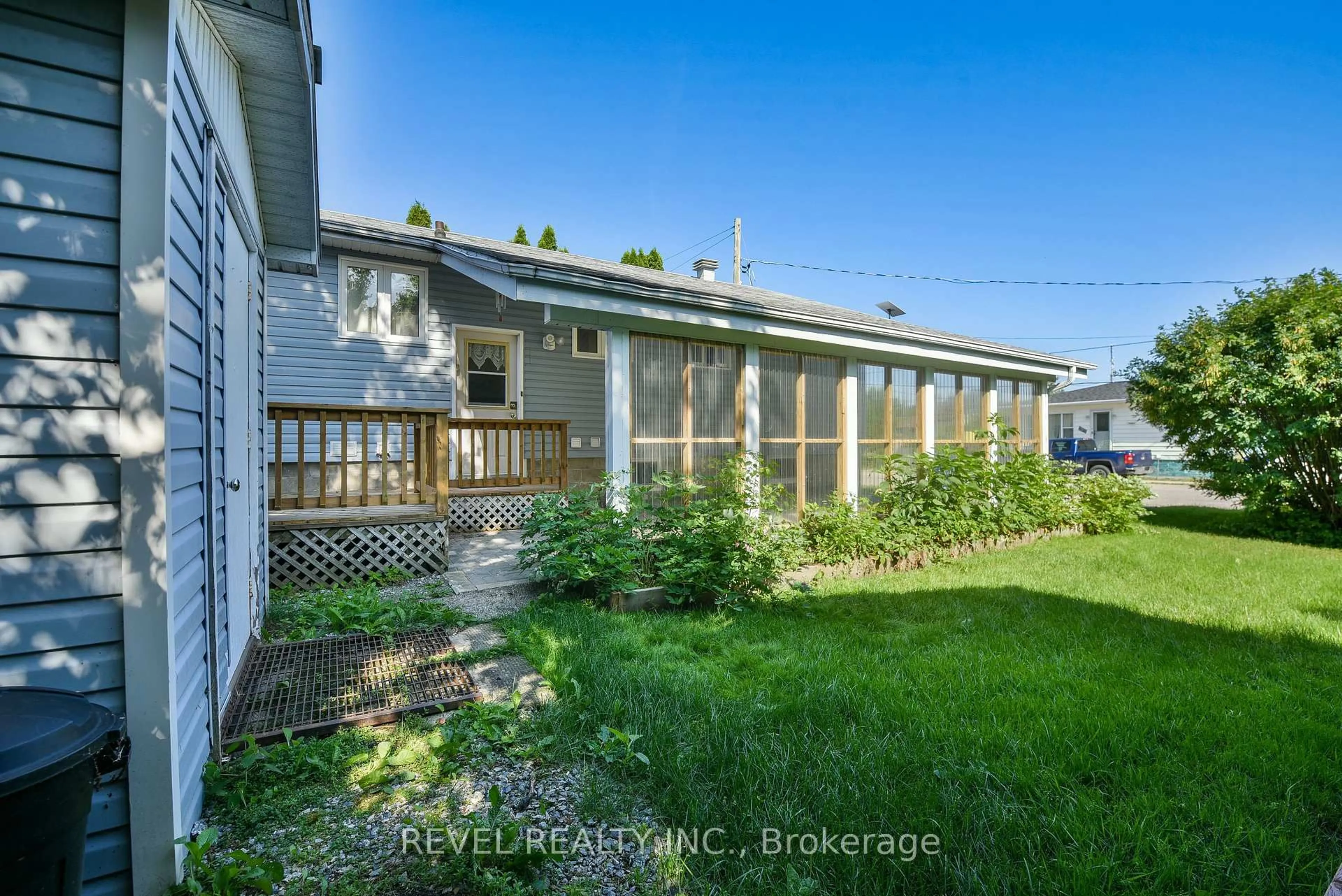 A pic from outside/outdoor area/front of a property/back of a property/a pic from drone, unknown for 344 Spruce St, Timmins Ontario P4N 6N5