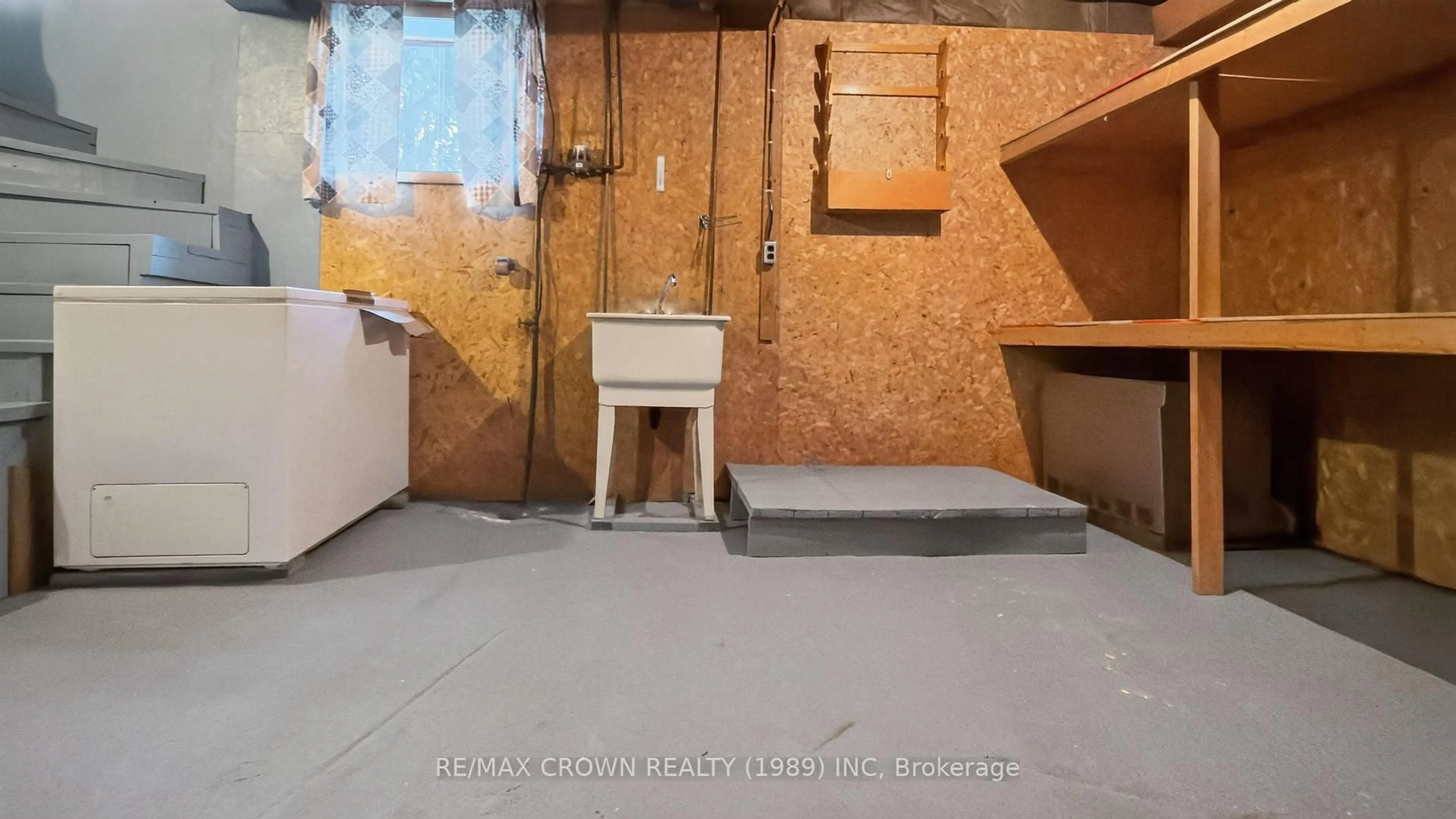 A pic of a room for 706 Prince St, Hearst Ontario P0L 1N0
