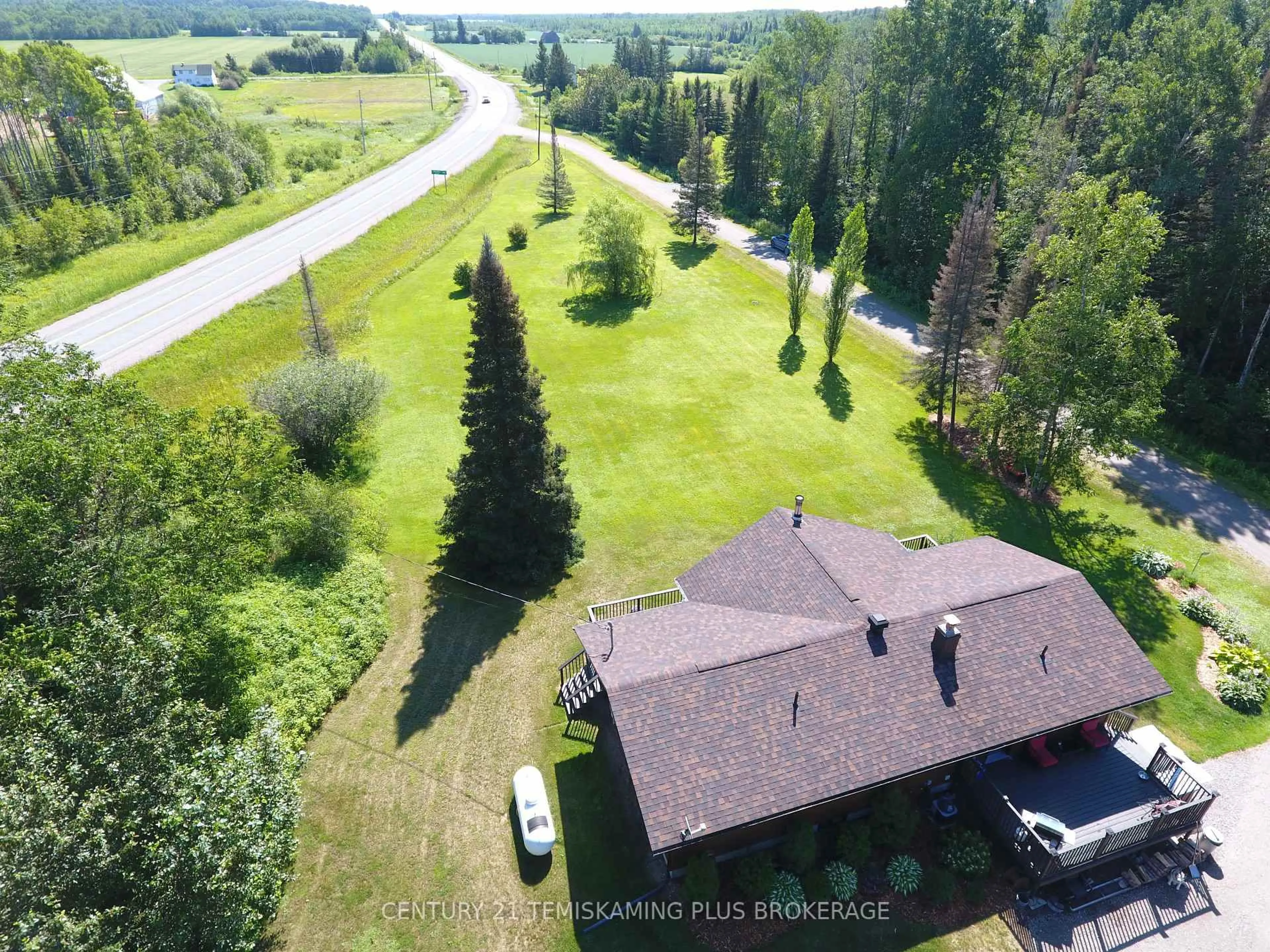 A pic from outside/outdoor area/front of a property/back of a property/a pic from drone, water/lake/river/ocean view for 805519 Hooper Rd, Timiskaming Ontario P0J 1P0