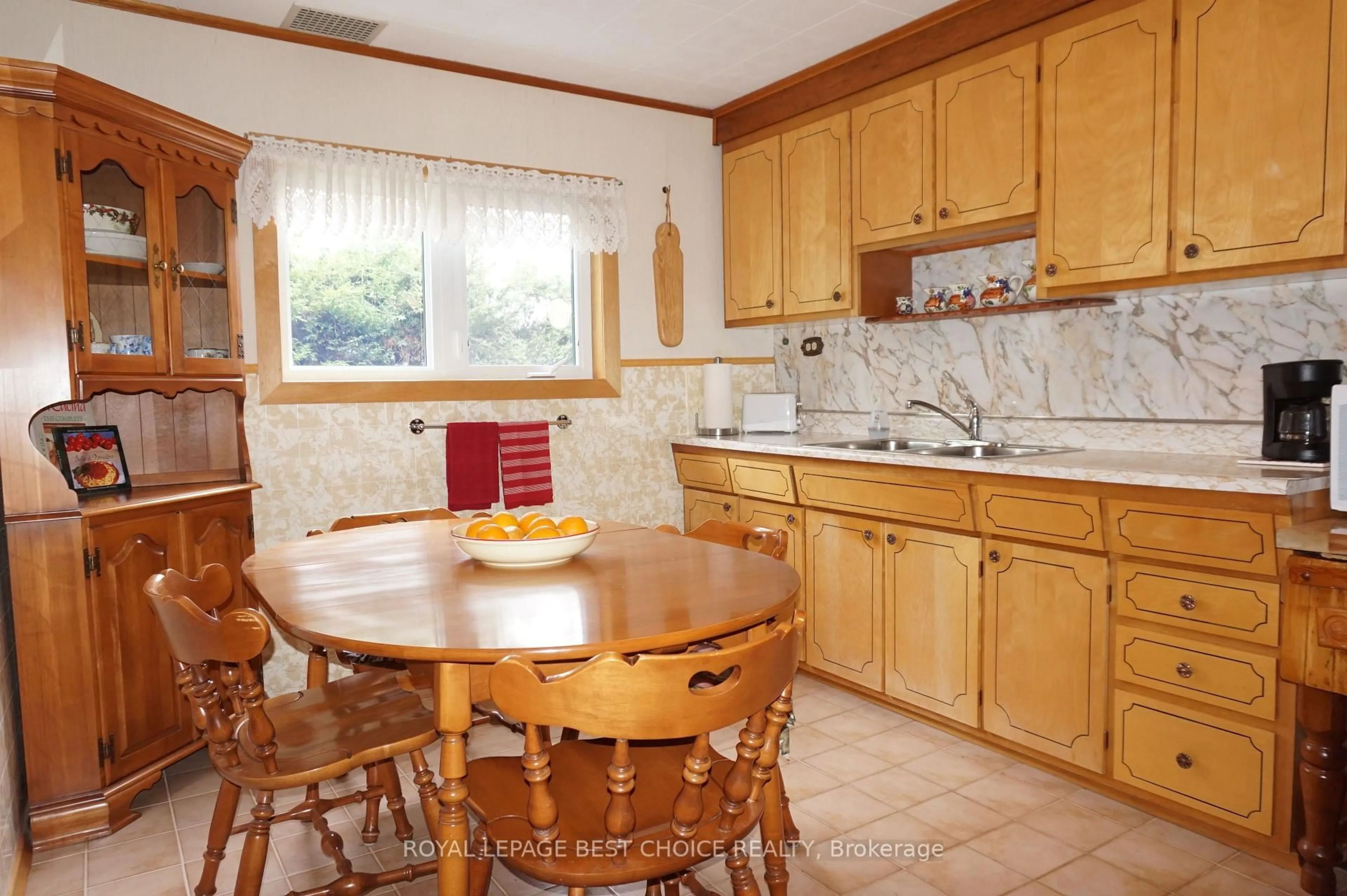 Standard kitchen, unknown for 203 Lang St, Cobalt Ontario P0J 1C0