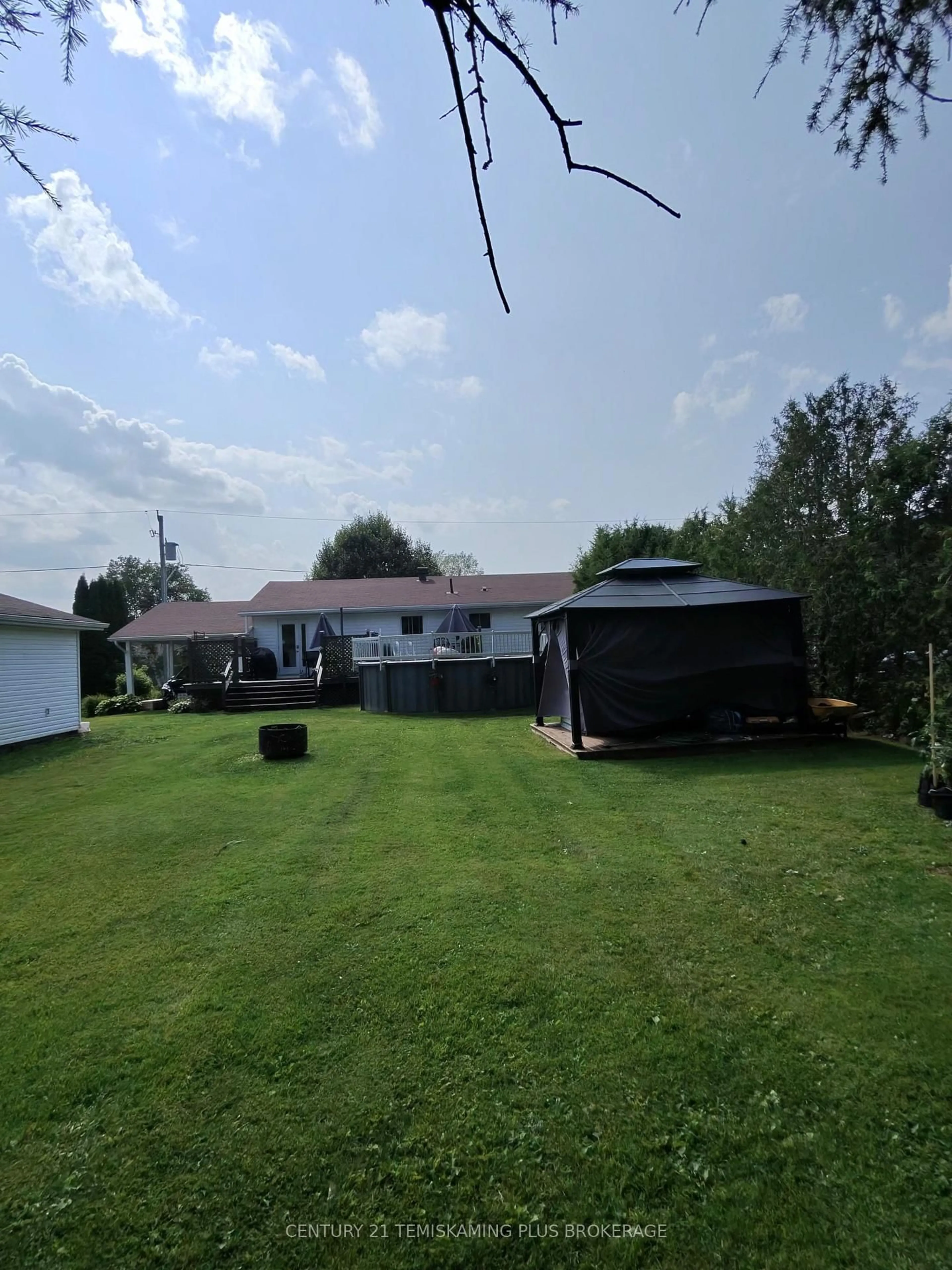 A pic from outside/outdoor area/front of a property/back of a property/a pic from drone, unknown for 238 RONDEAU Rd, Temiskaming Shores Ontario P0J 1P0