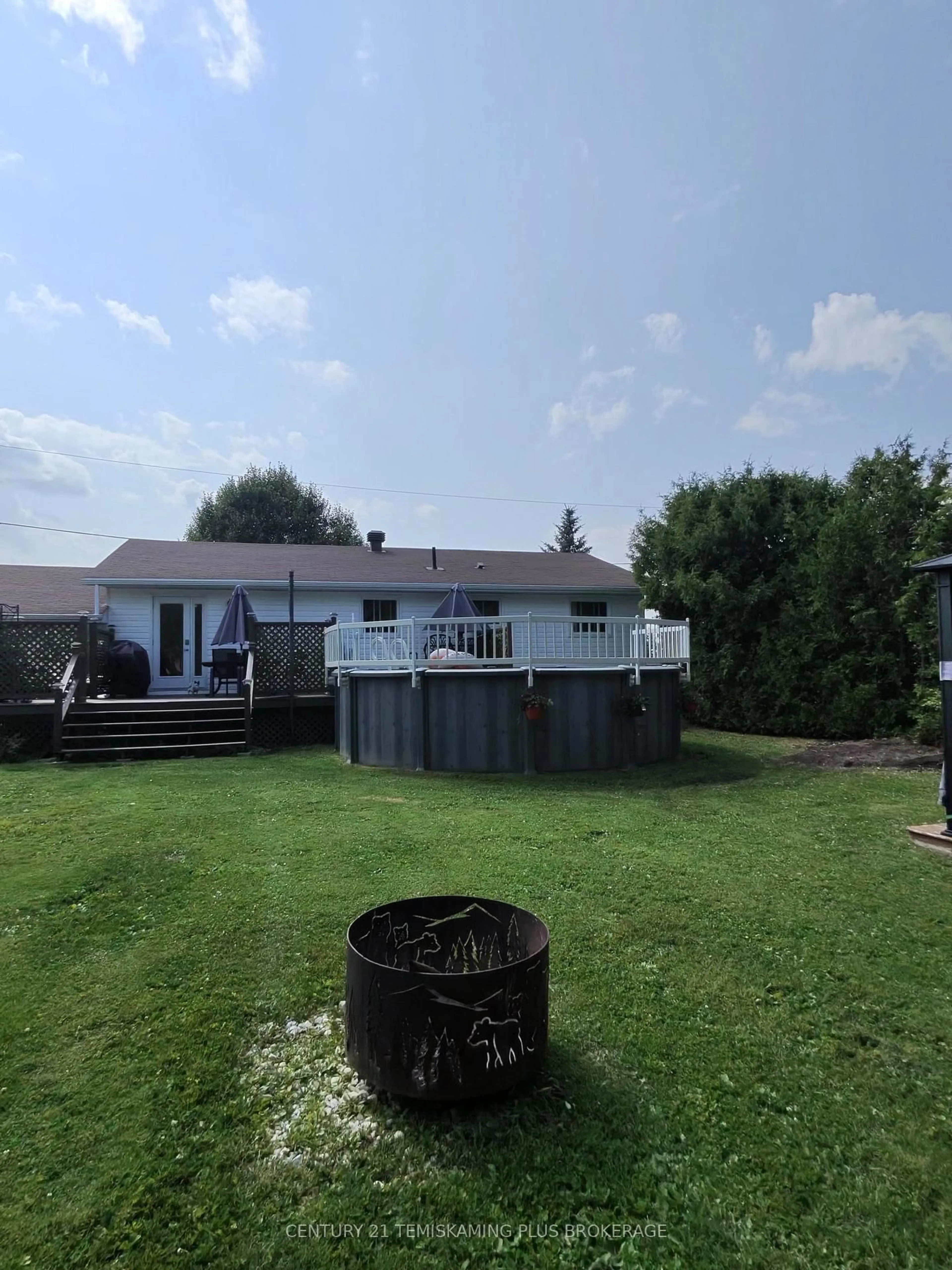 A pic from outside/outdoor area/front of a property/back of a property/a pic from drone, unknown for 238 RONDEAU Rd, Temiskaming Shores Ontario P0J 1P0