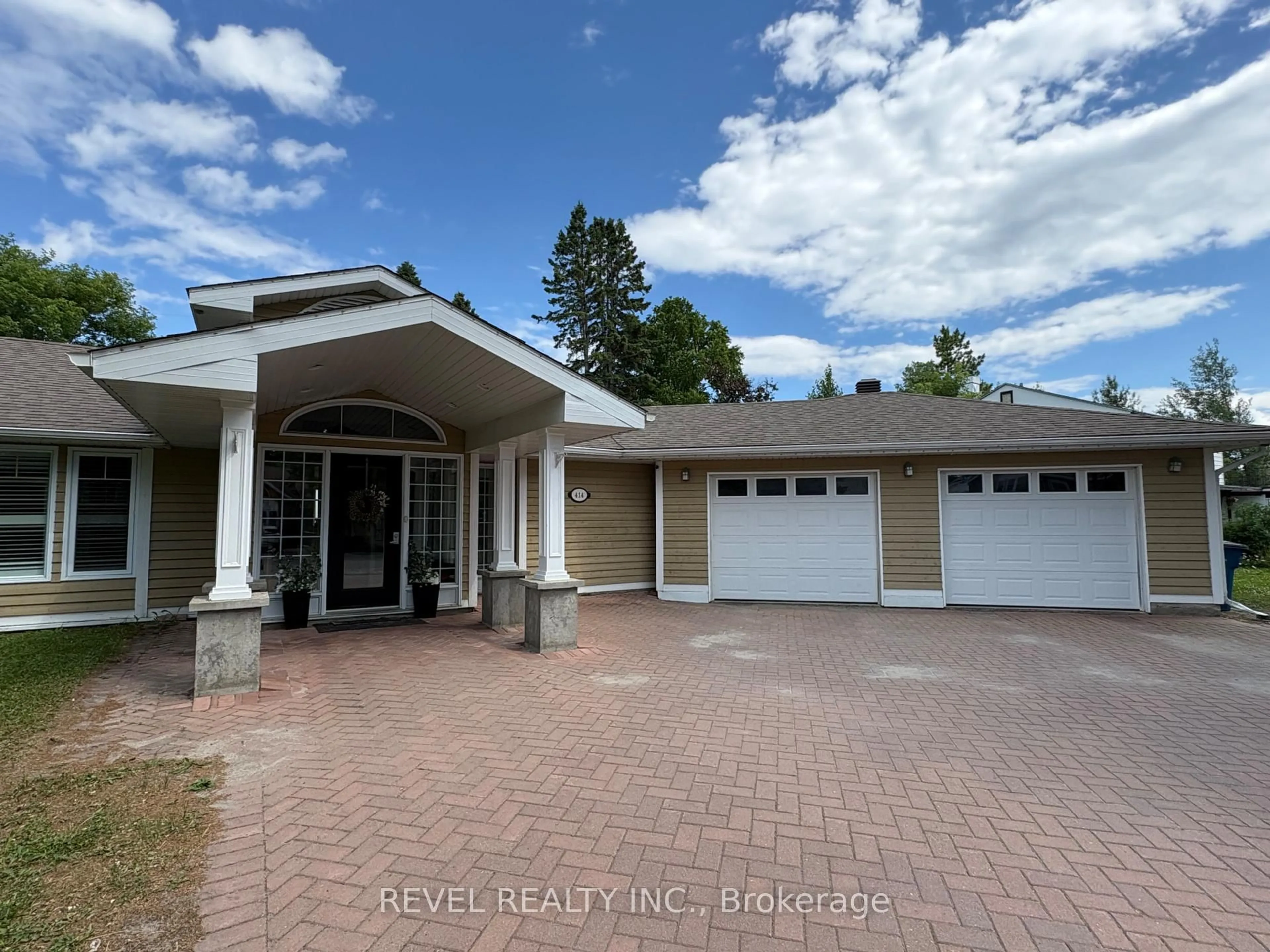 Unknown for 414 Ninth Ave, Cochrane Ontario P0L 1C0
