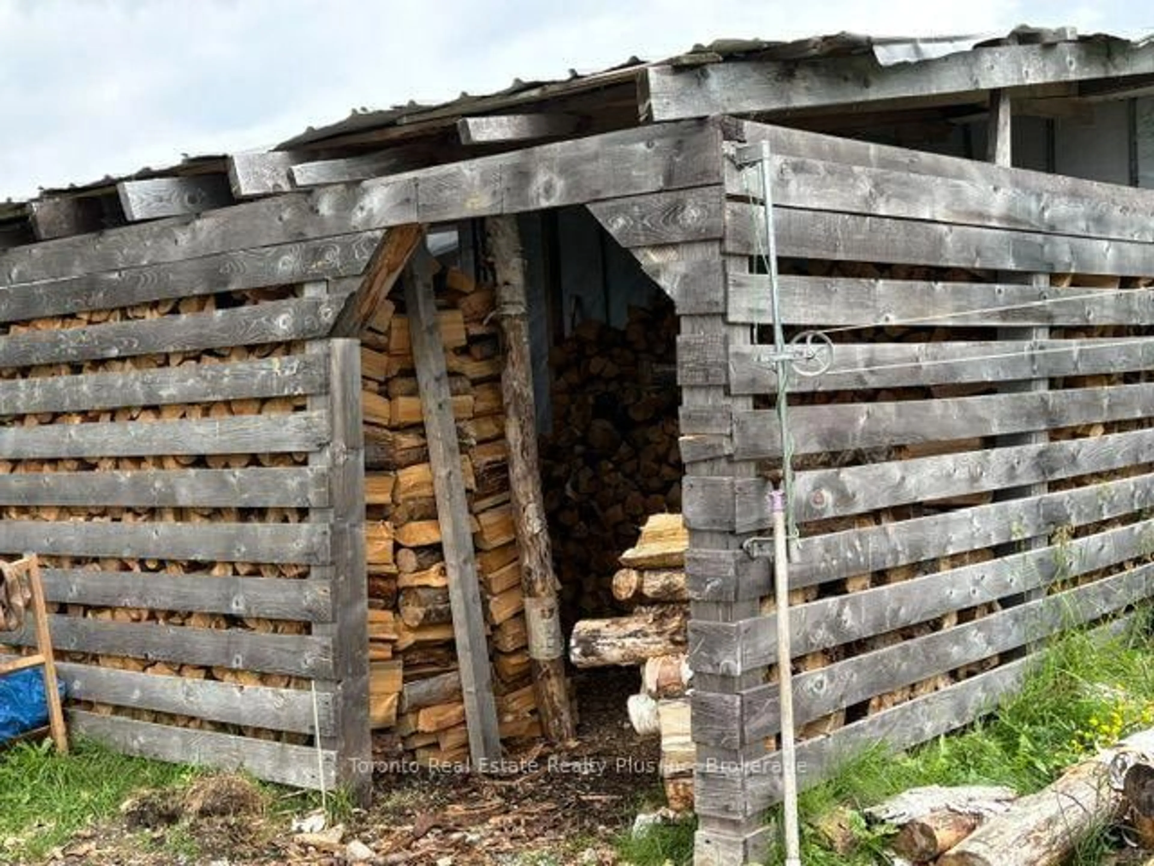 Shed for 1742 Highway 66 West Highway, Kirkland Lake Ontario P0K 1T0
