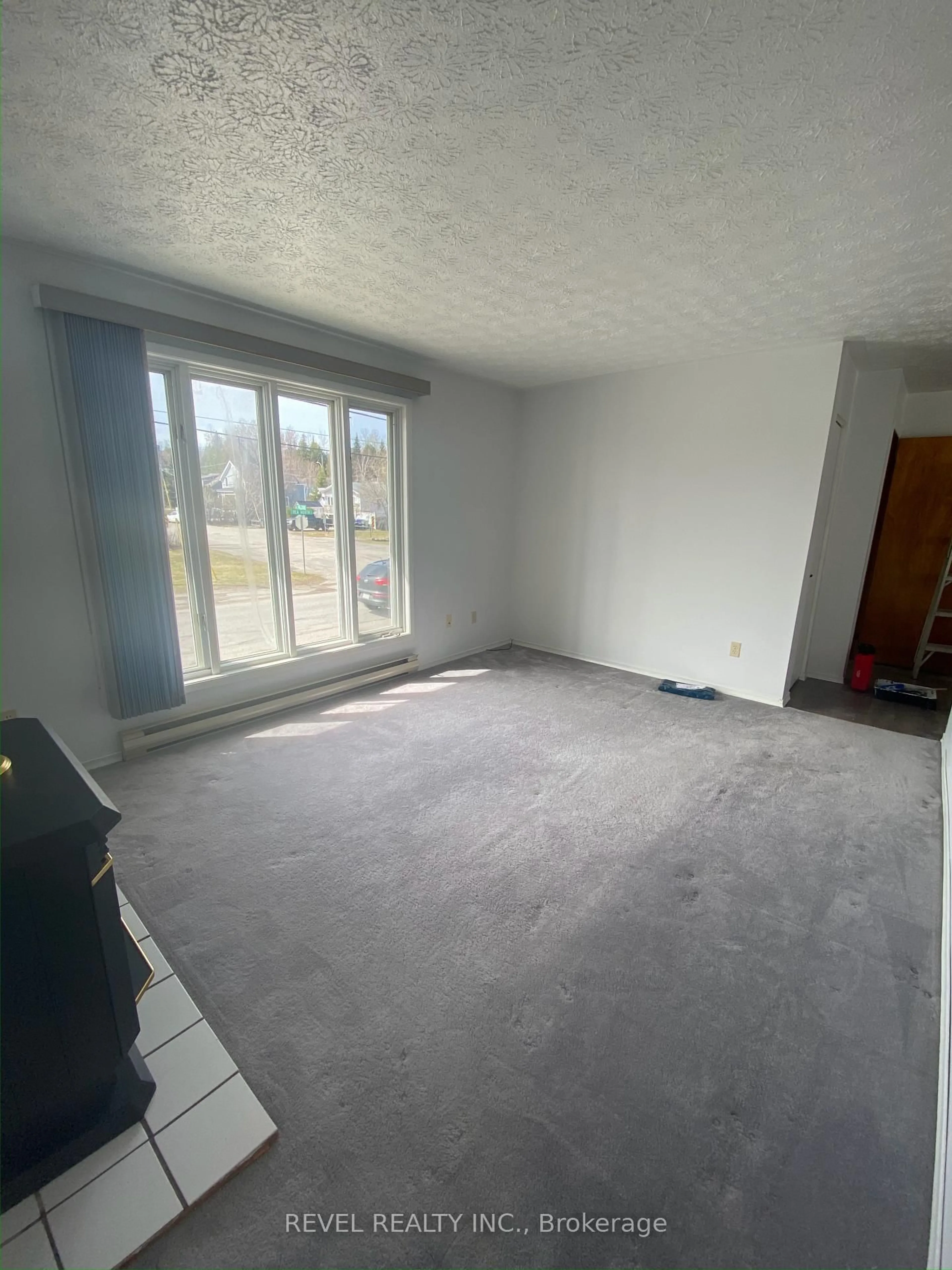 A pic of a room for 170 Crescent Ave, Timmins Ontario P4N 4J1