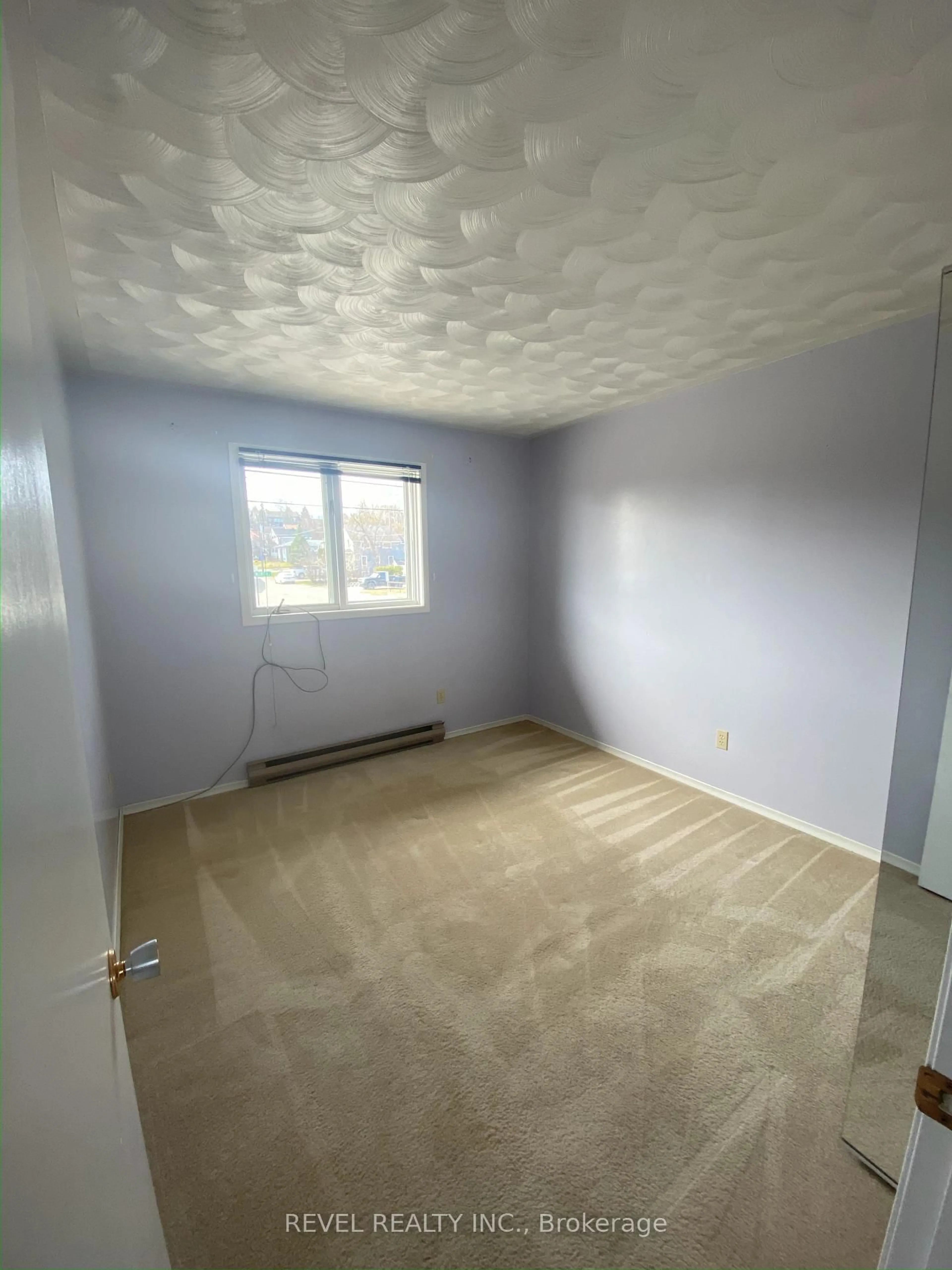A pic of a room for 170 Crescent Ave, Timmins Ontario P4N 4J1