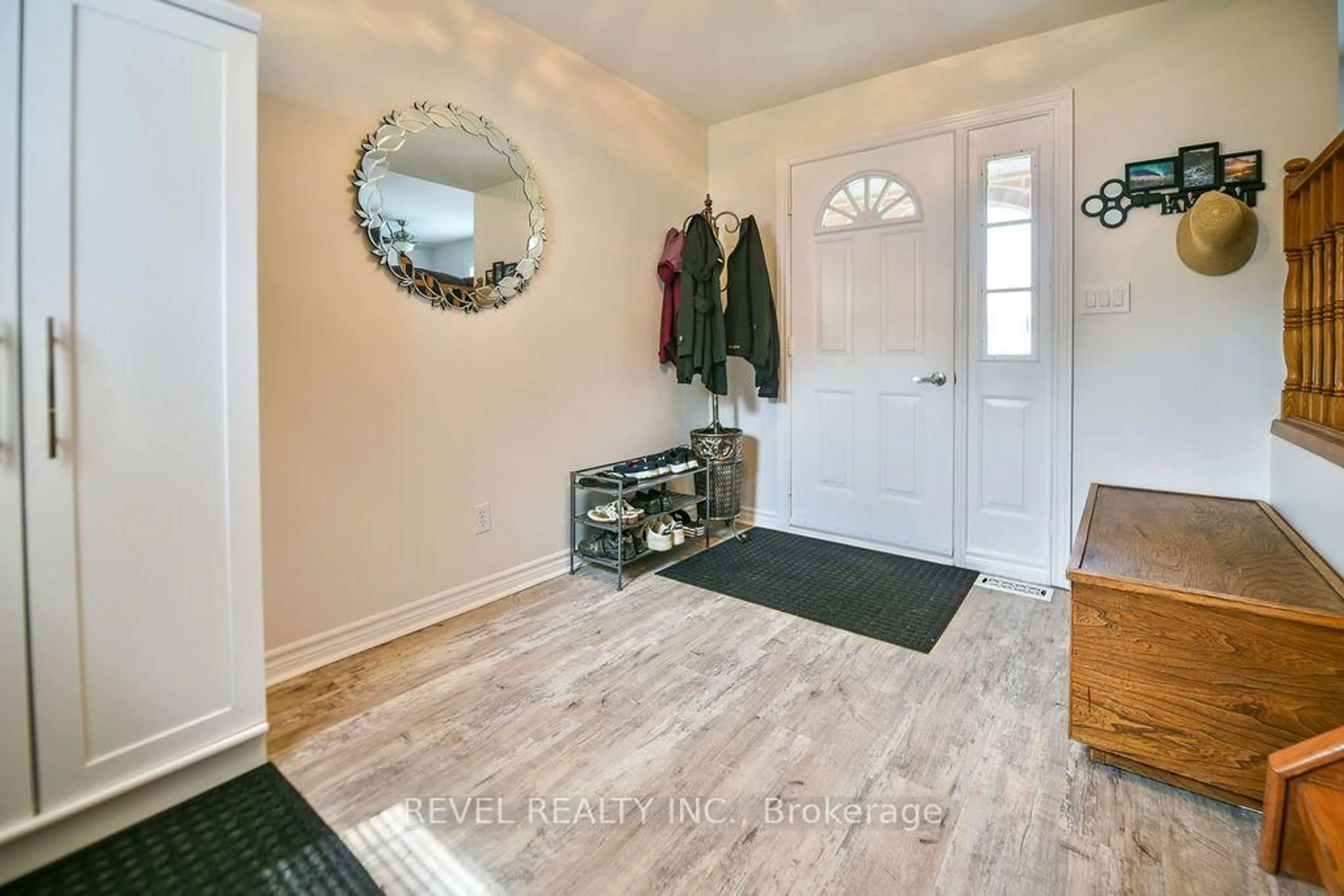 Indoor entryway for 154 Blahey Crt, Timmins Ontario P4N 8L9