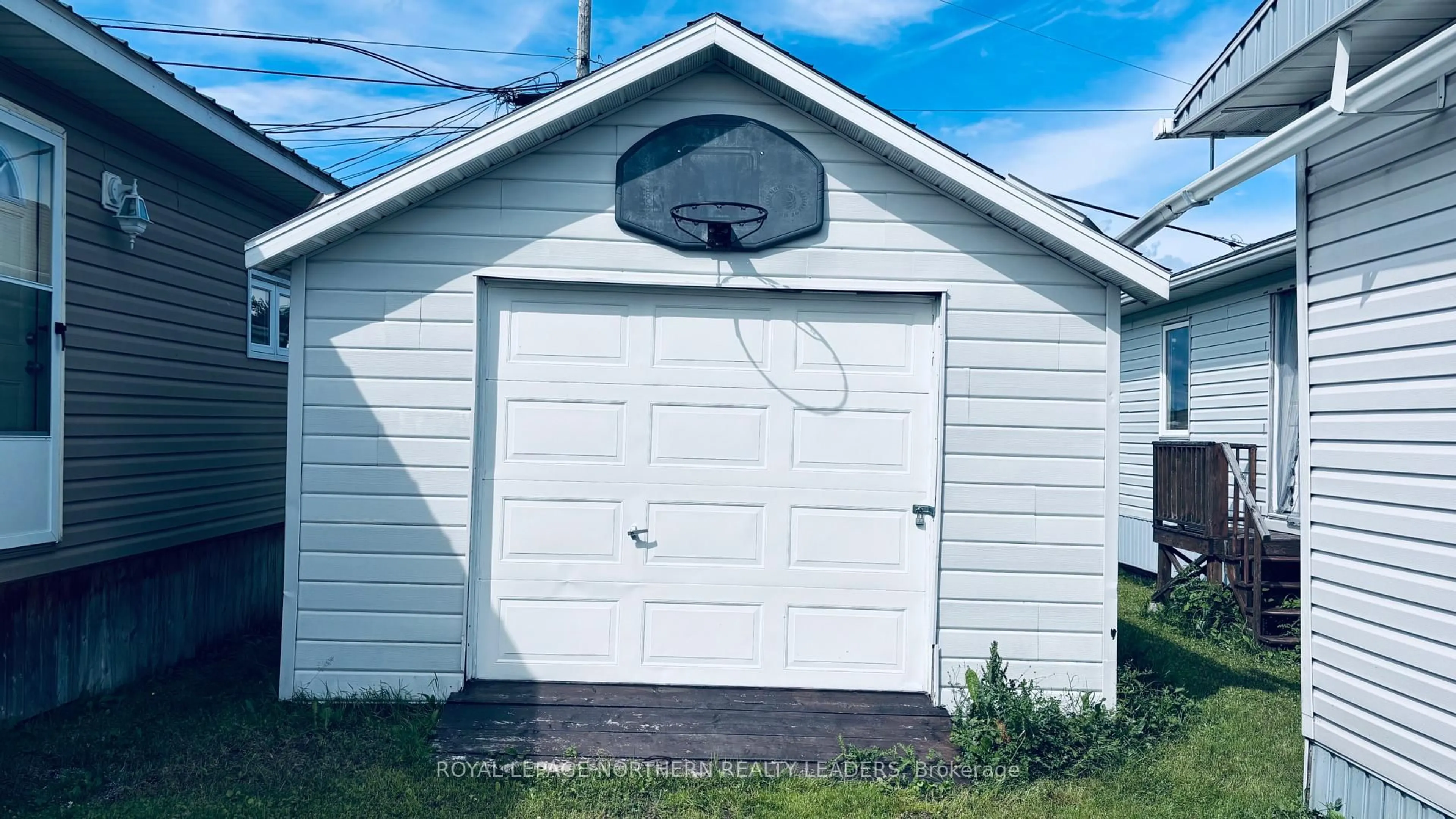Shed for 15 Star St, Cochrane Ontario P0L 1C0