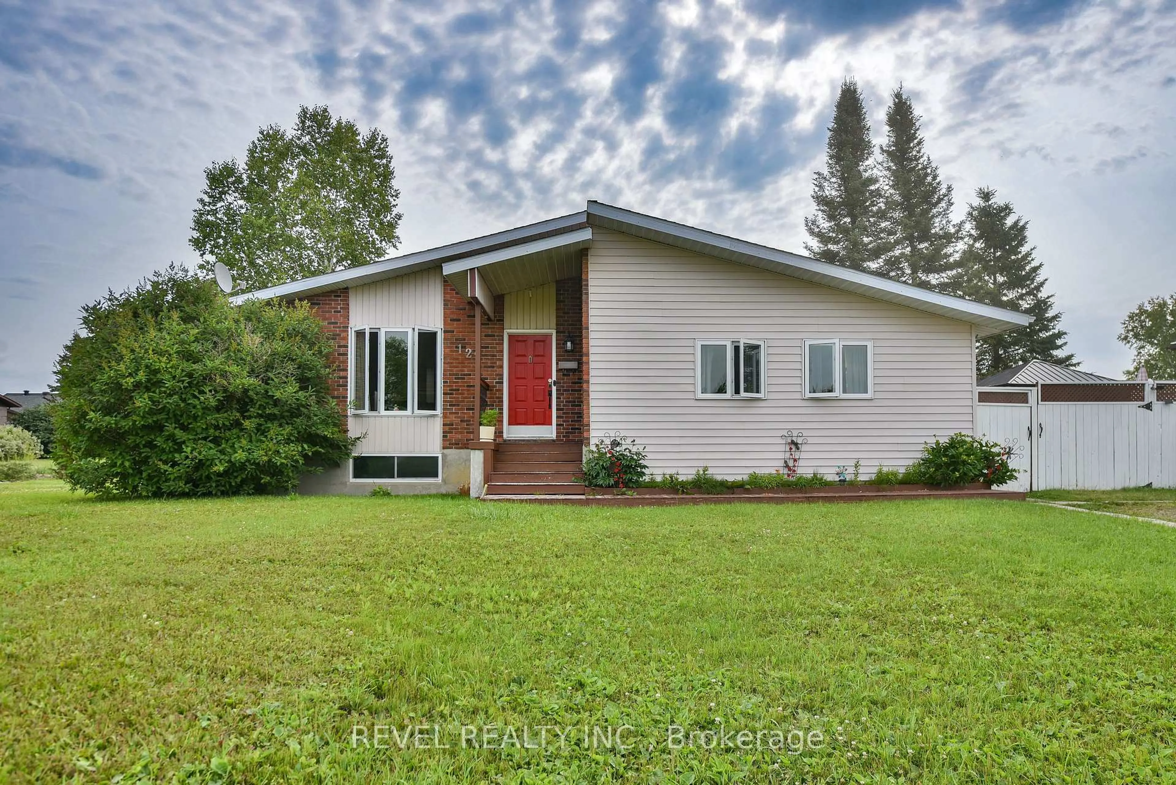 Home with vinyl exterior material, unknown for 127 Spillenaar St, Timmins Ontario P0N 1H0