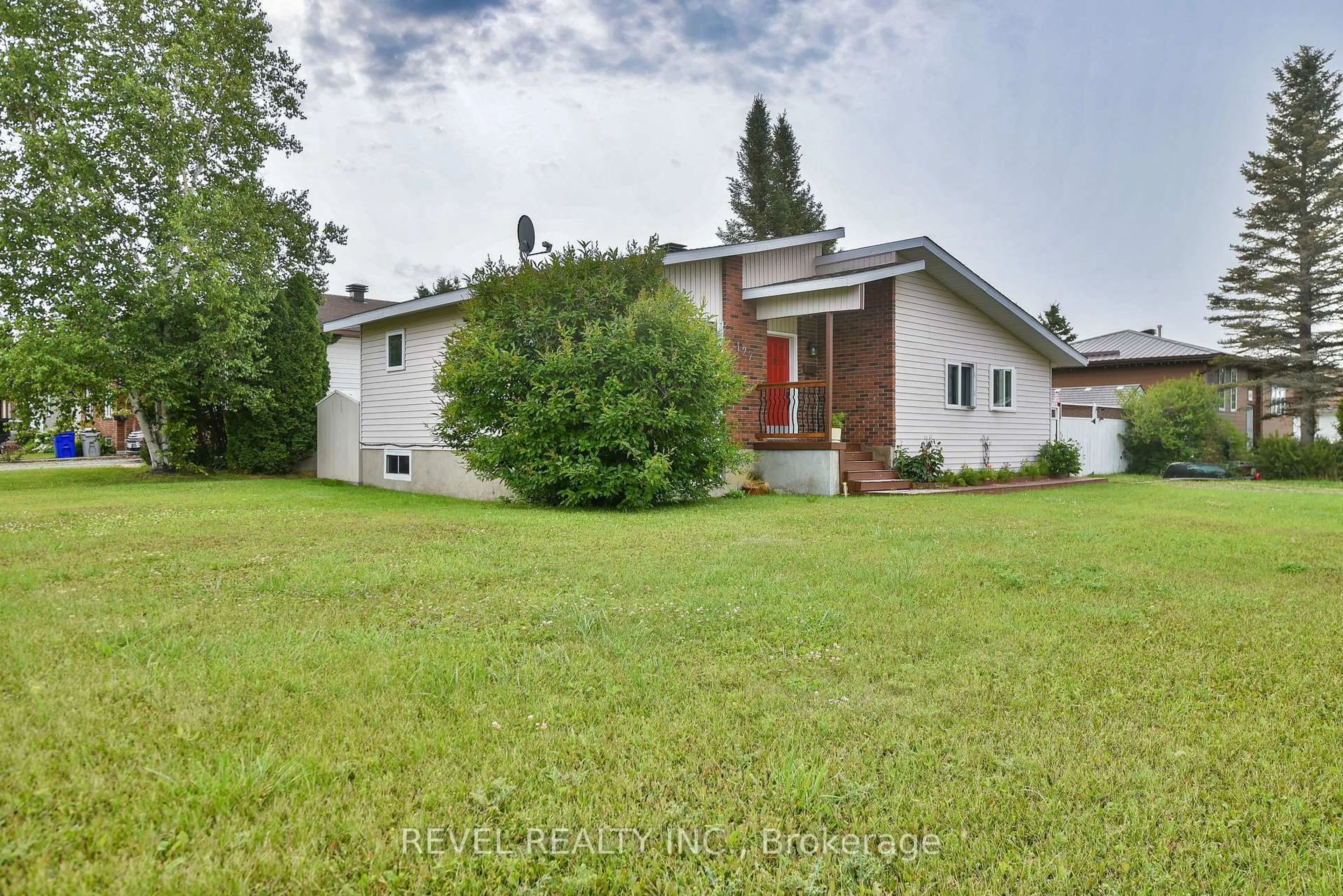 A pic from outside/outdoor area/front of a property/back of a property/a pic from drone, unknown for 127 Spillenaar St, Timmins Ontario P0N 1H0