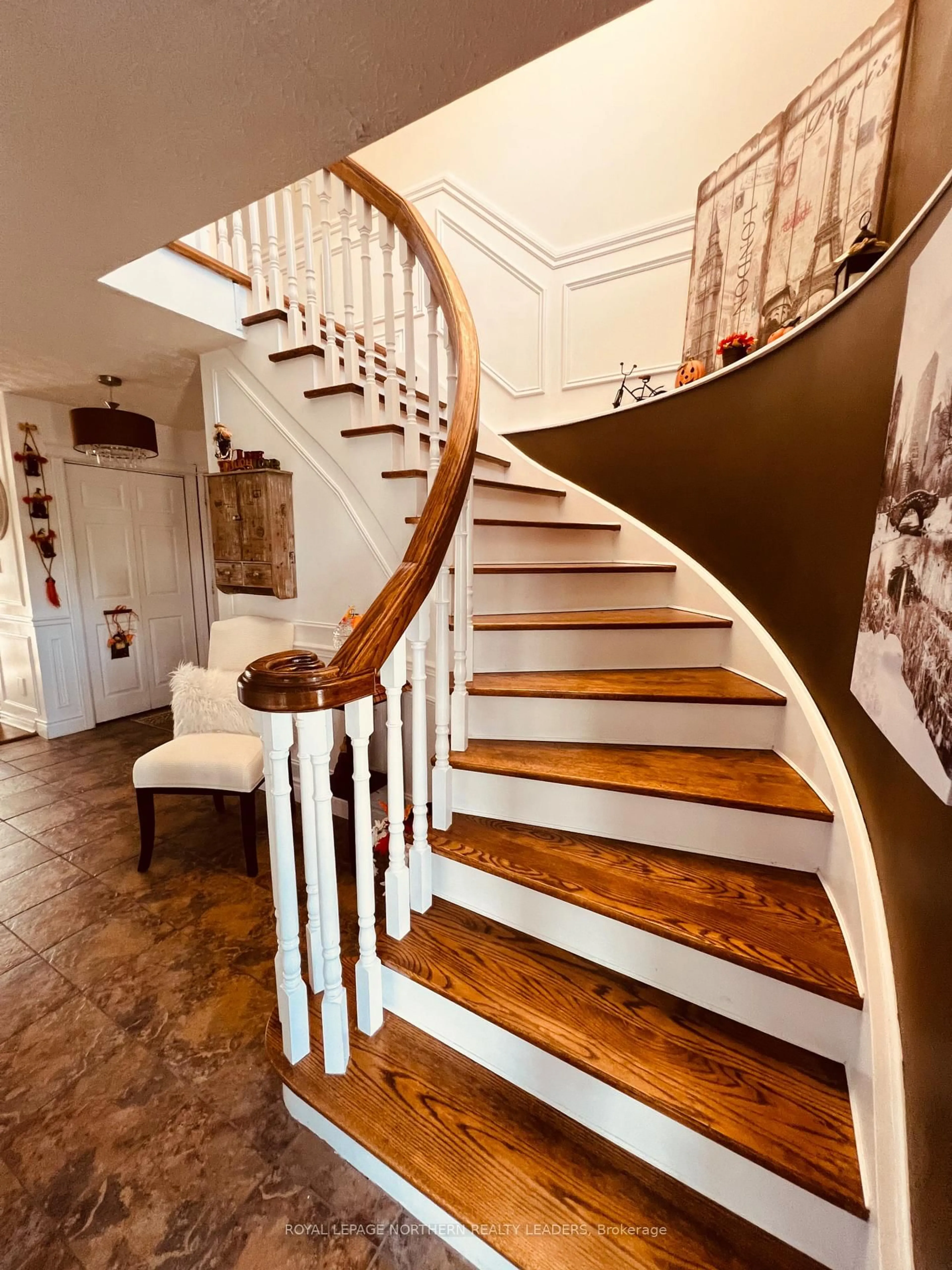 Stairs for 187 Moneta Ave, Timmins Ontario P4N 8L7