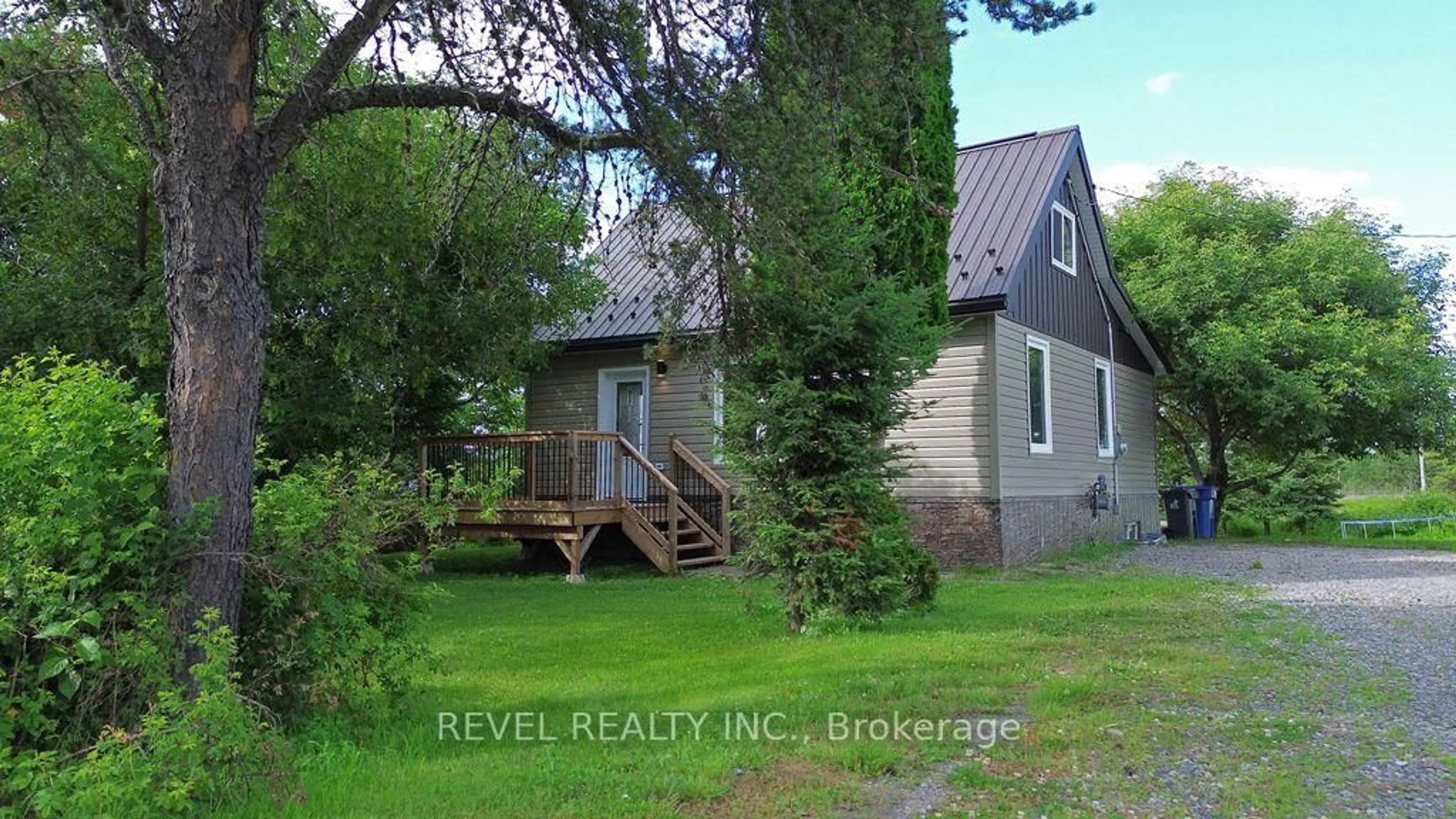 A pic from outside/outdoor area/front of a property/back of a property/a pic from drone, street for 434 Park Lane, Black River-Matheson Ontario P0K 1N0