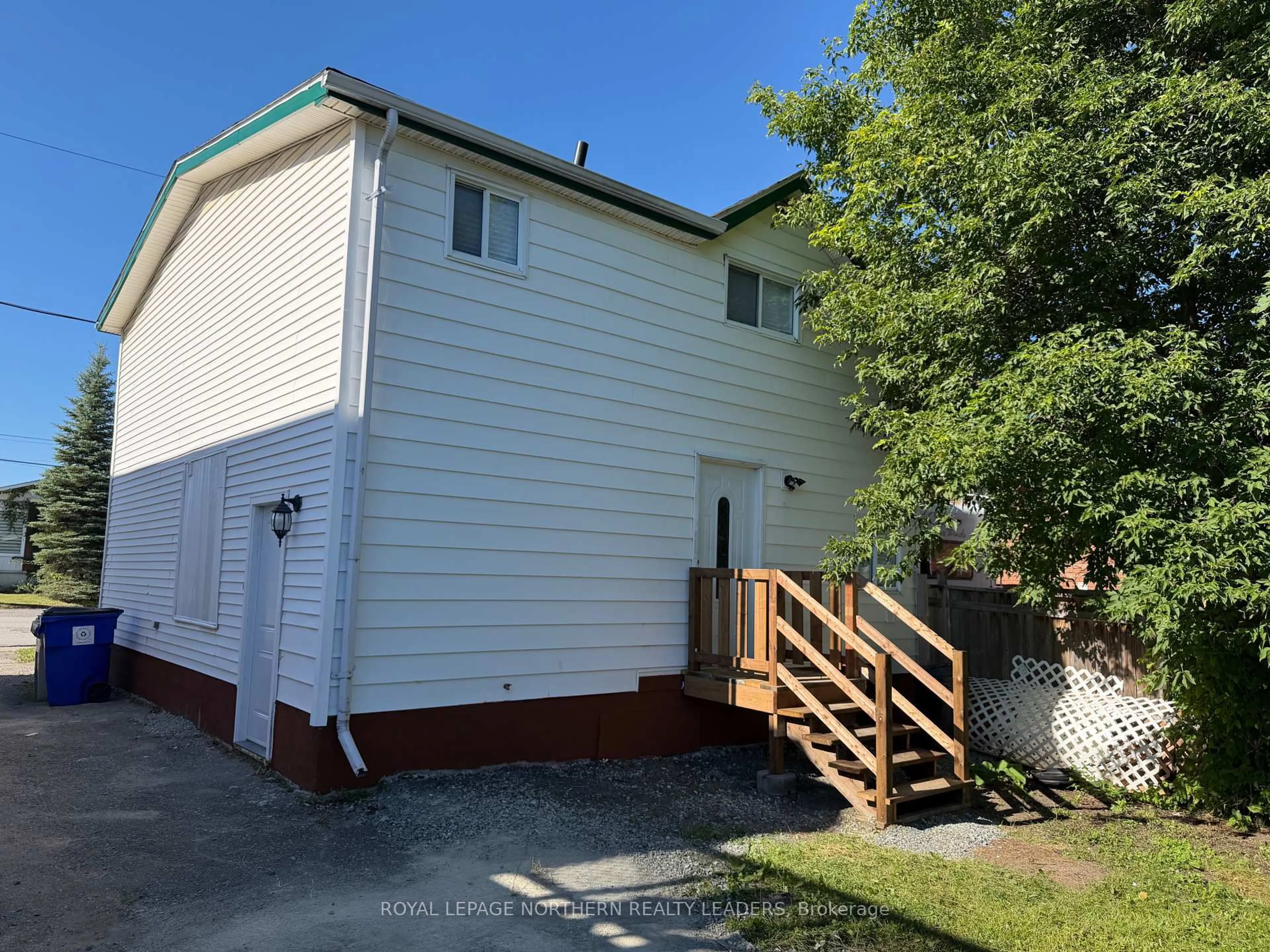 A pic from outside/outdoor area/front of a property/back of a property/a pic from drone, building for 350 Belanger Ave, Timmins Ontario P4N 2W4