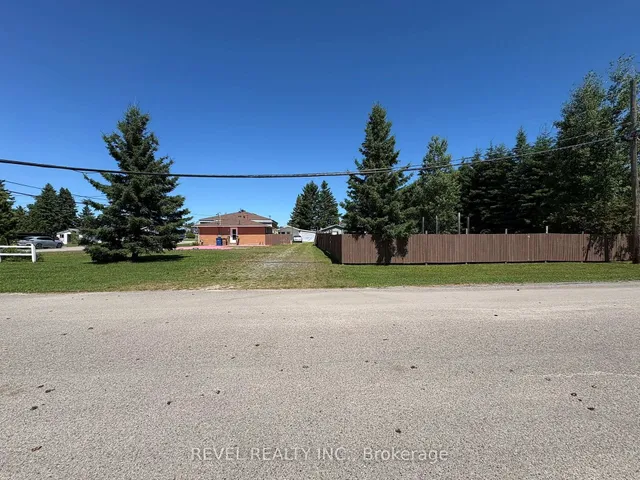 21 Jacques Ave #Fauquier, Kapuskasing 4