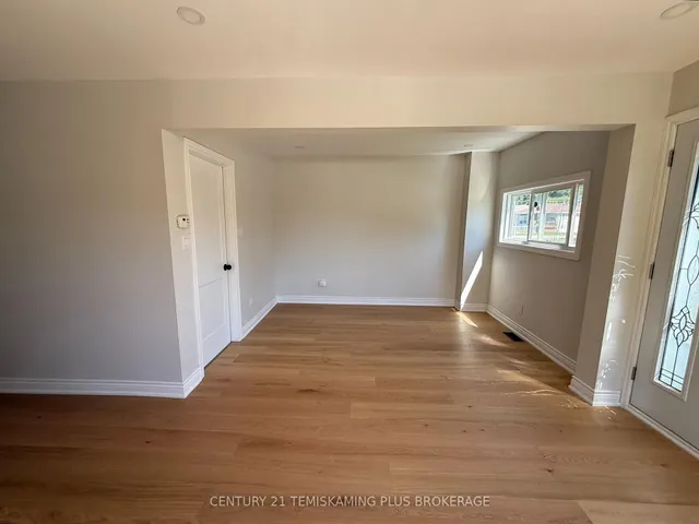 3 Brown Ave, Kirkland Lake 5