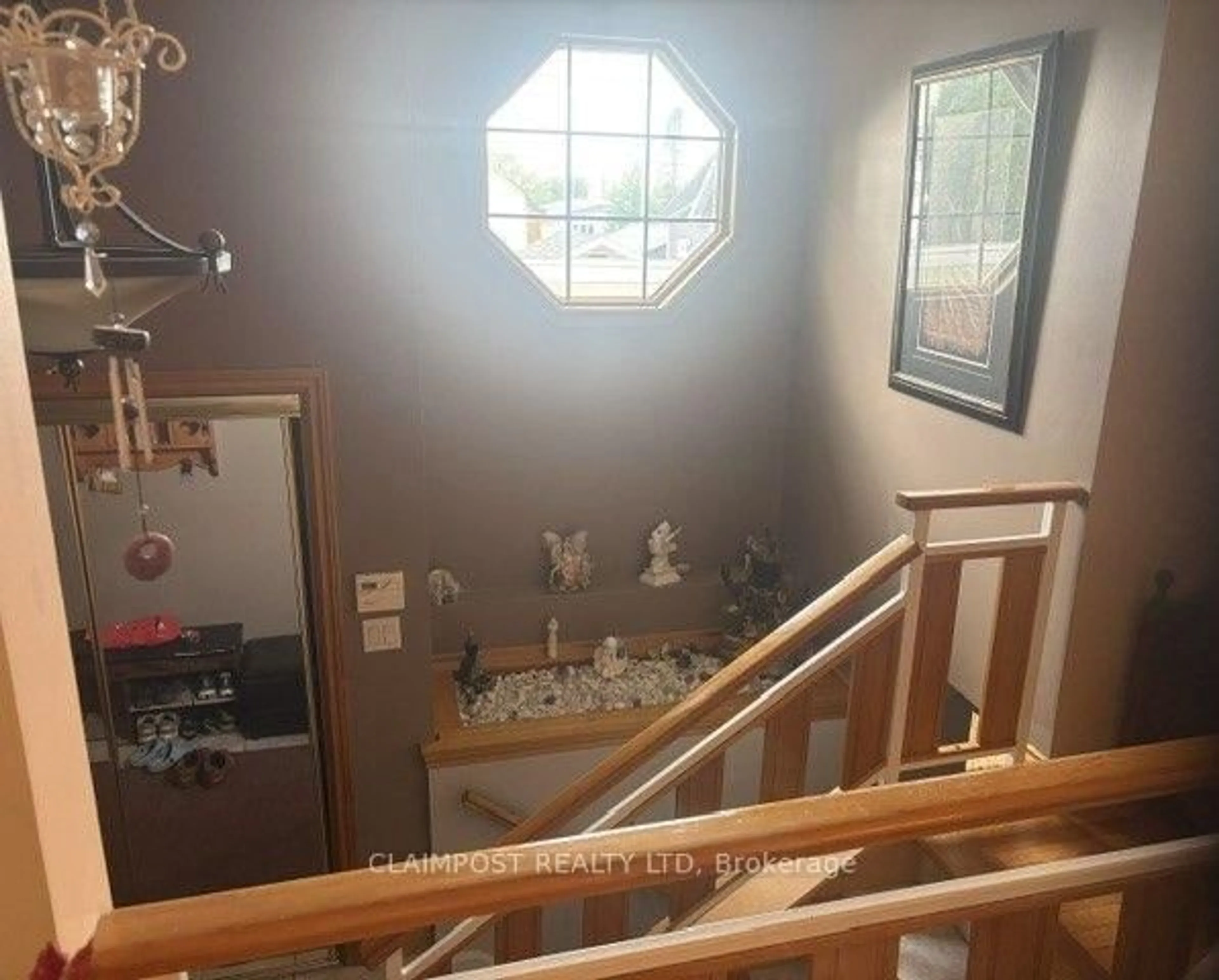 Indoor foyer for 378 Empire Ave, Timmins Ontario P4N 5V2