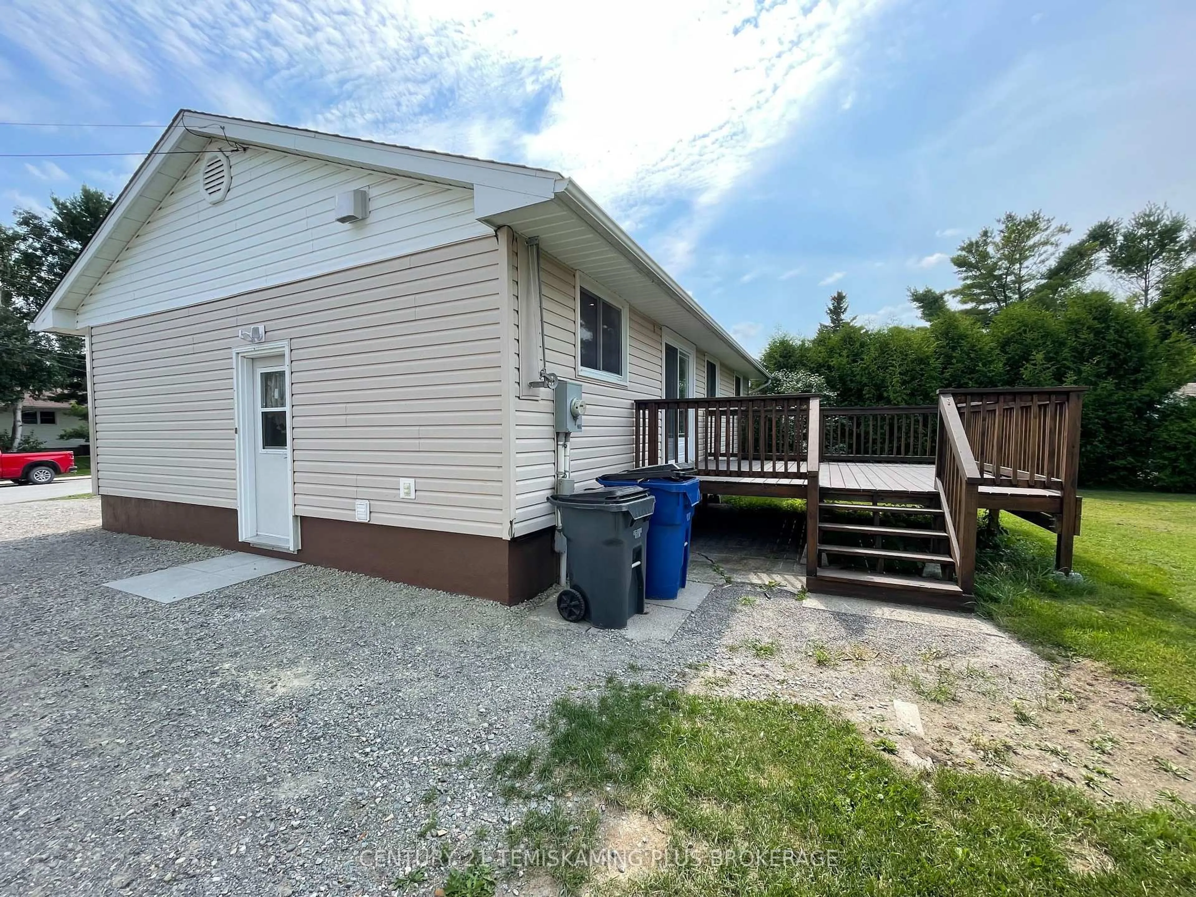 Unknown for 225 Hessle Ave, Temiskaming Shores Ontario P0J 1P0