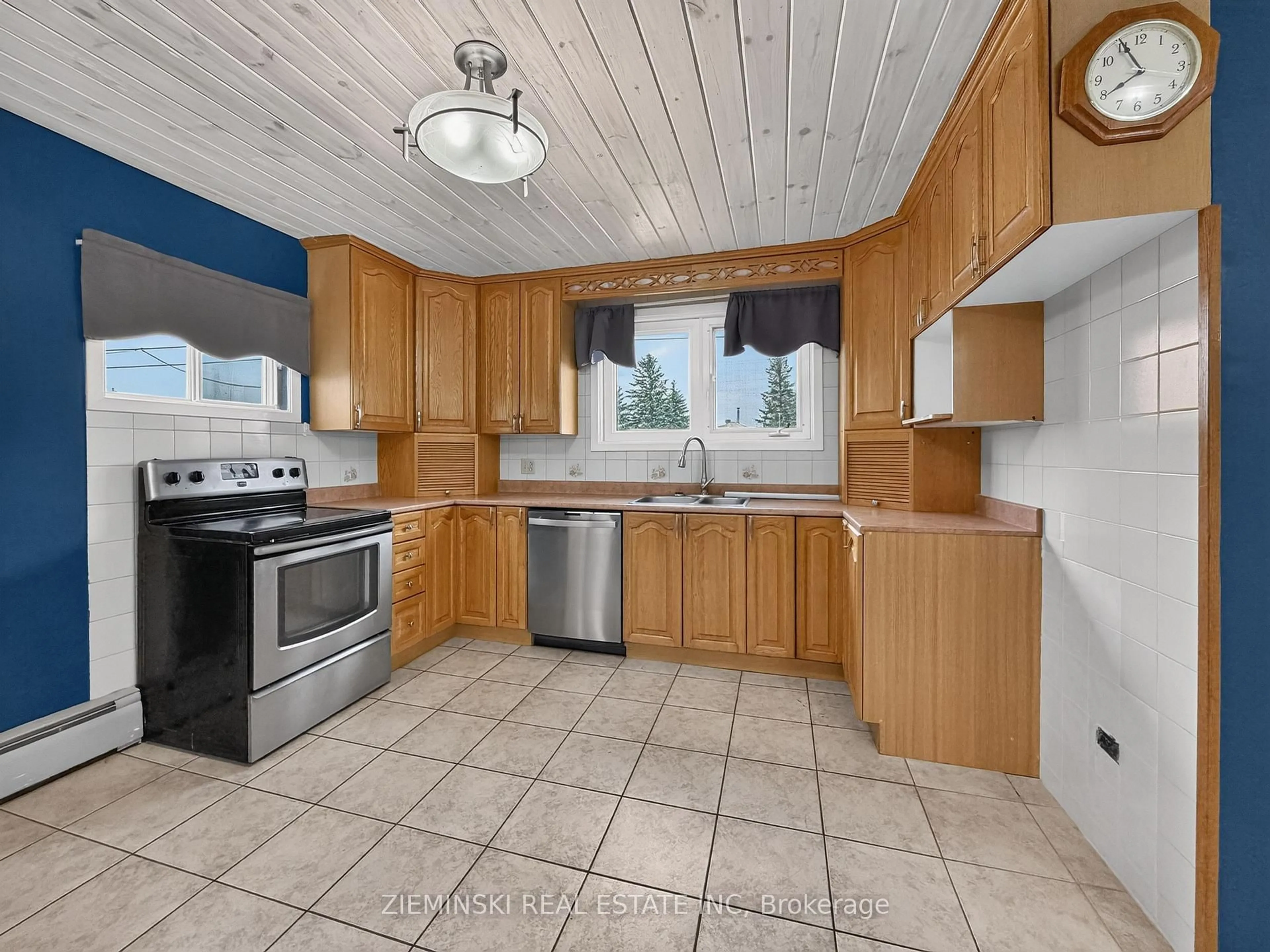 Standard kitchen, ceramic/tile floor for 208 Marion St, Iroquois Falls Ontario P0K 1G0