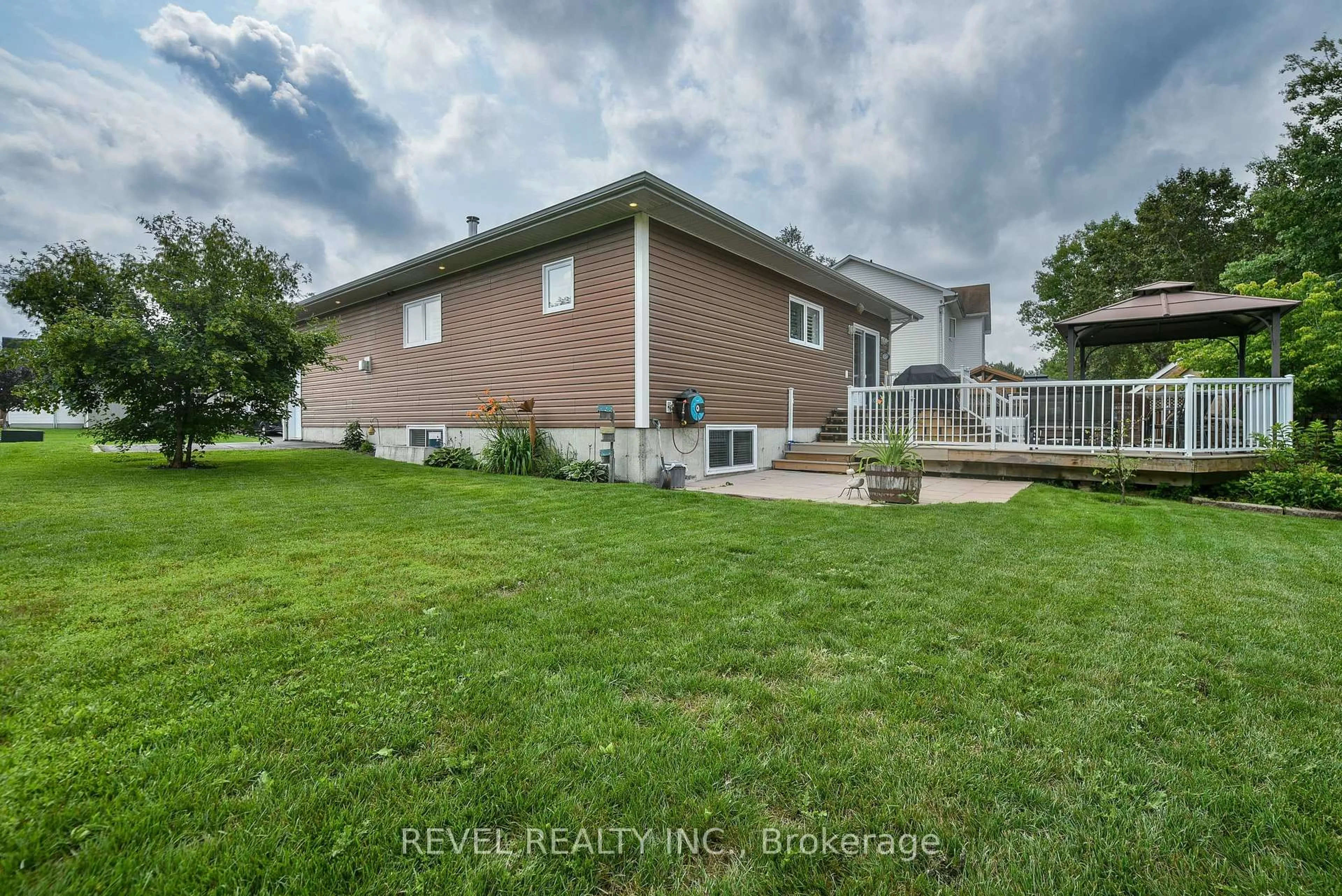 A pic from outside/outdoor area/front of a property/back of a property/a pic from drone, unknown for 304 JV Bonhomme Blvd, Timmins Ontario P4P 1H5