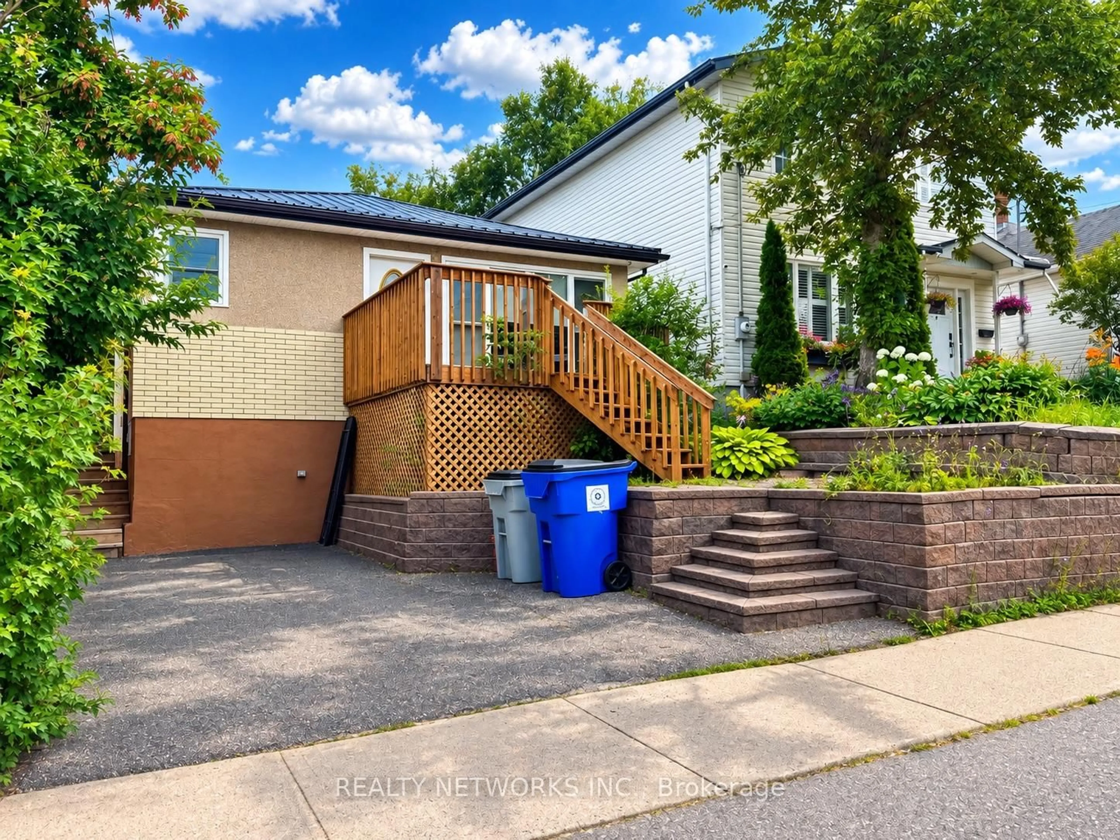 A pic from outside/outdoor area/front of a property/back of a property/a pic from drone, street for 464 Hart St, Timmins Ontario P4N 6X4