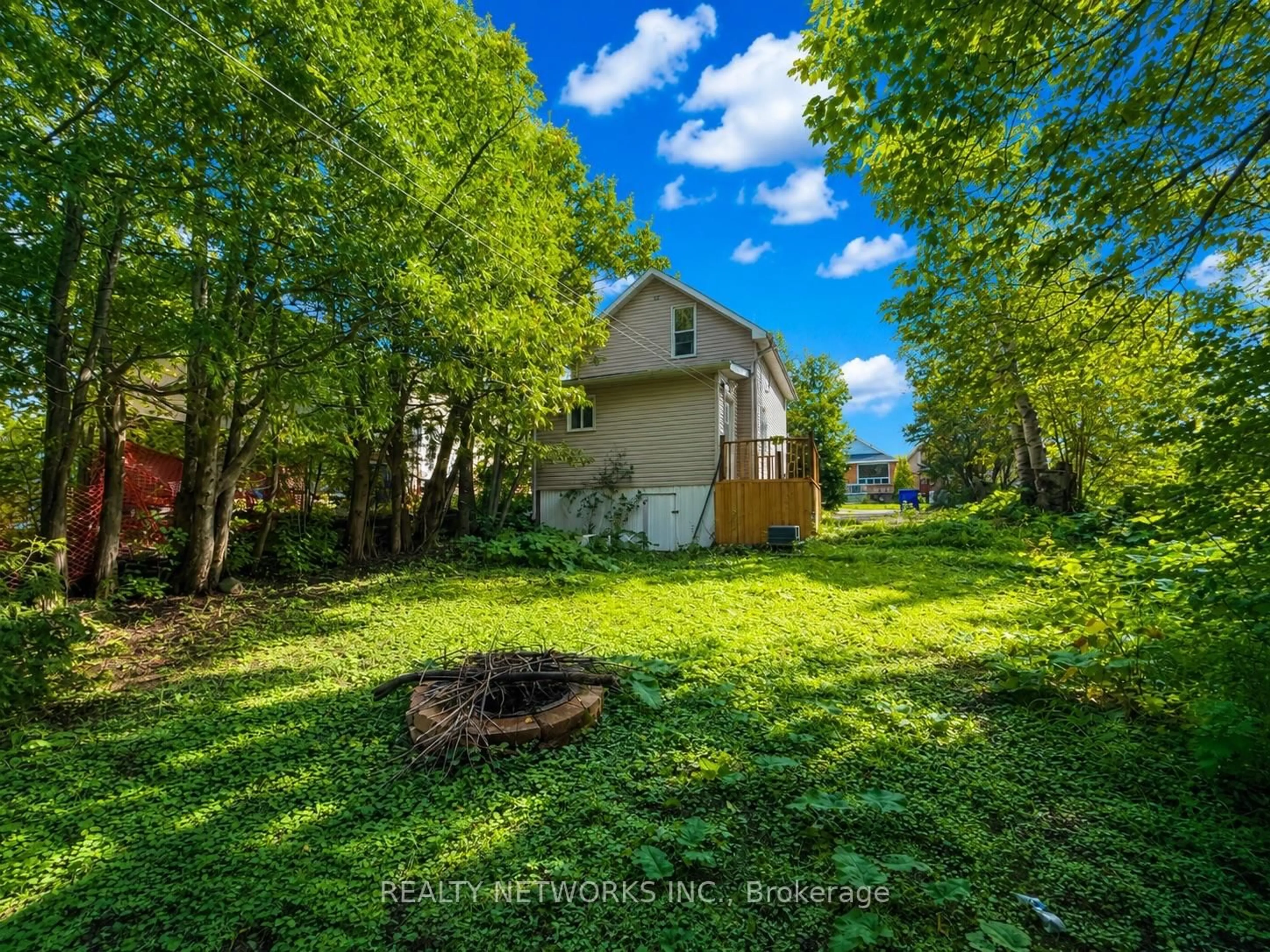 A pic from outside/outdoor area/front of a property/back of a property/a pic from drone, forest/trees view for 156 Warner St, Timmins Ontario P0N 1H0