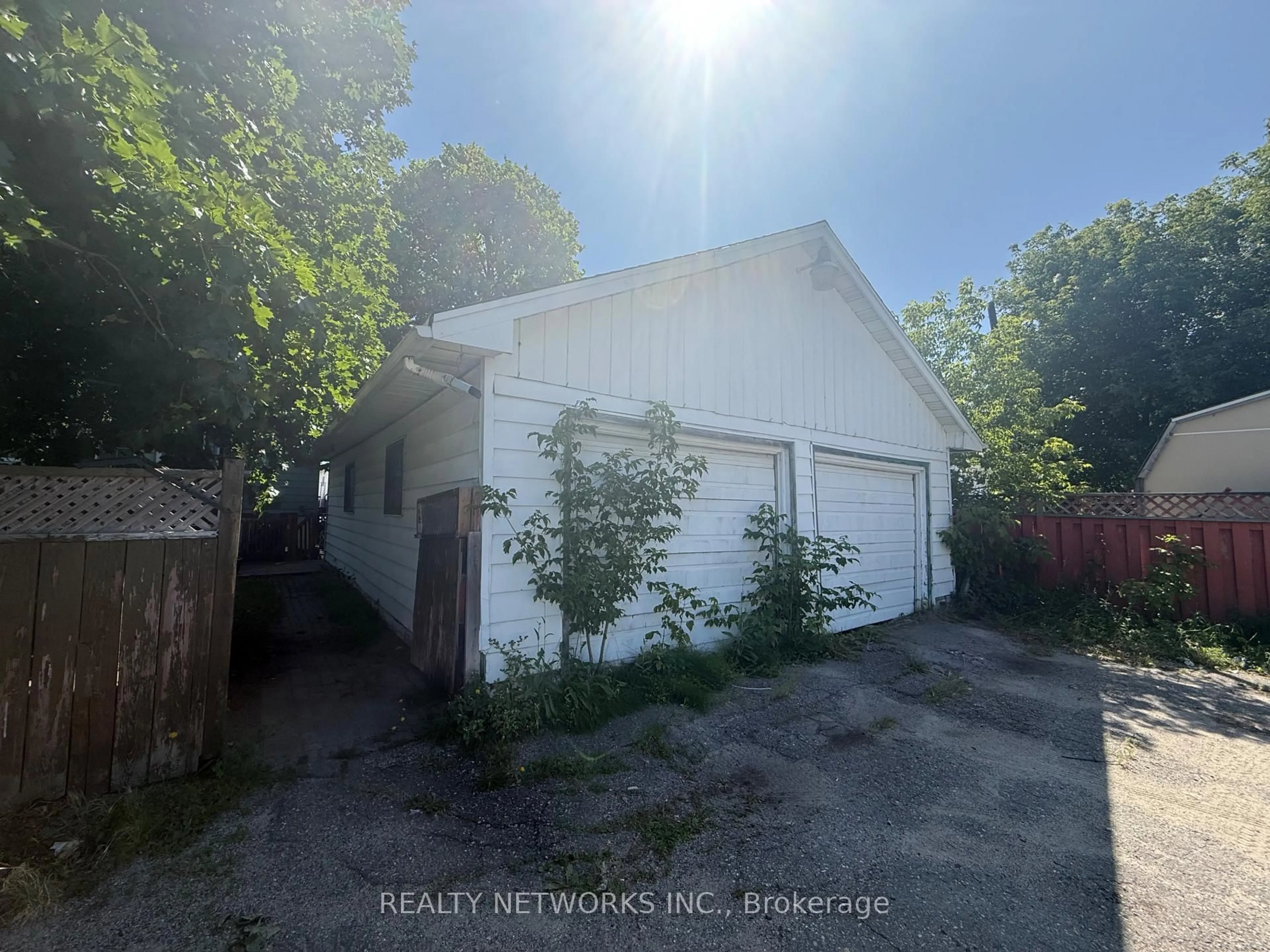 A pic from outside/outdoor area/front of a property/back of a property/a pic from drone, street for 175 Elm St, Timmins Ontario P4N 6A6