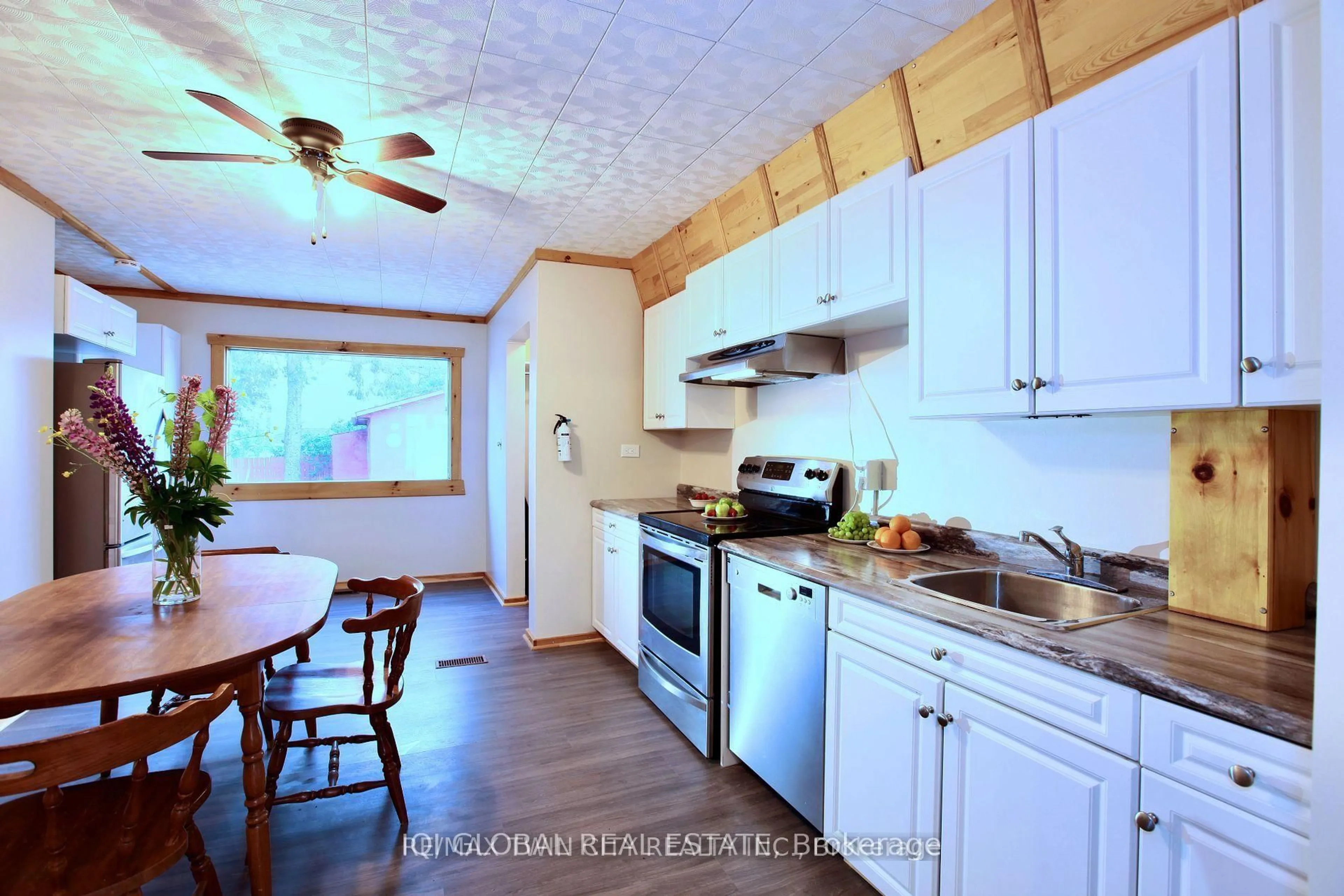Standard kitchen, unknown for 33 McKelvie Ave, Kirkland Lake Ontario P2N 2K3