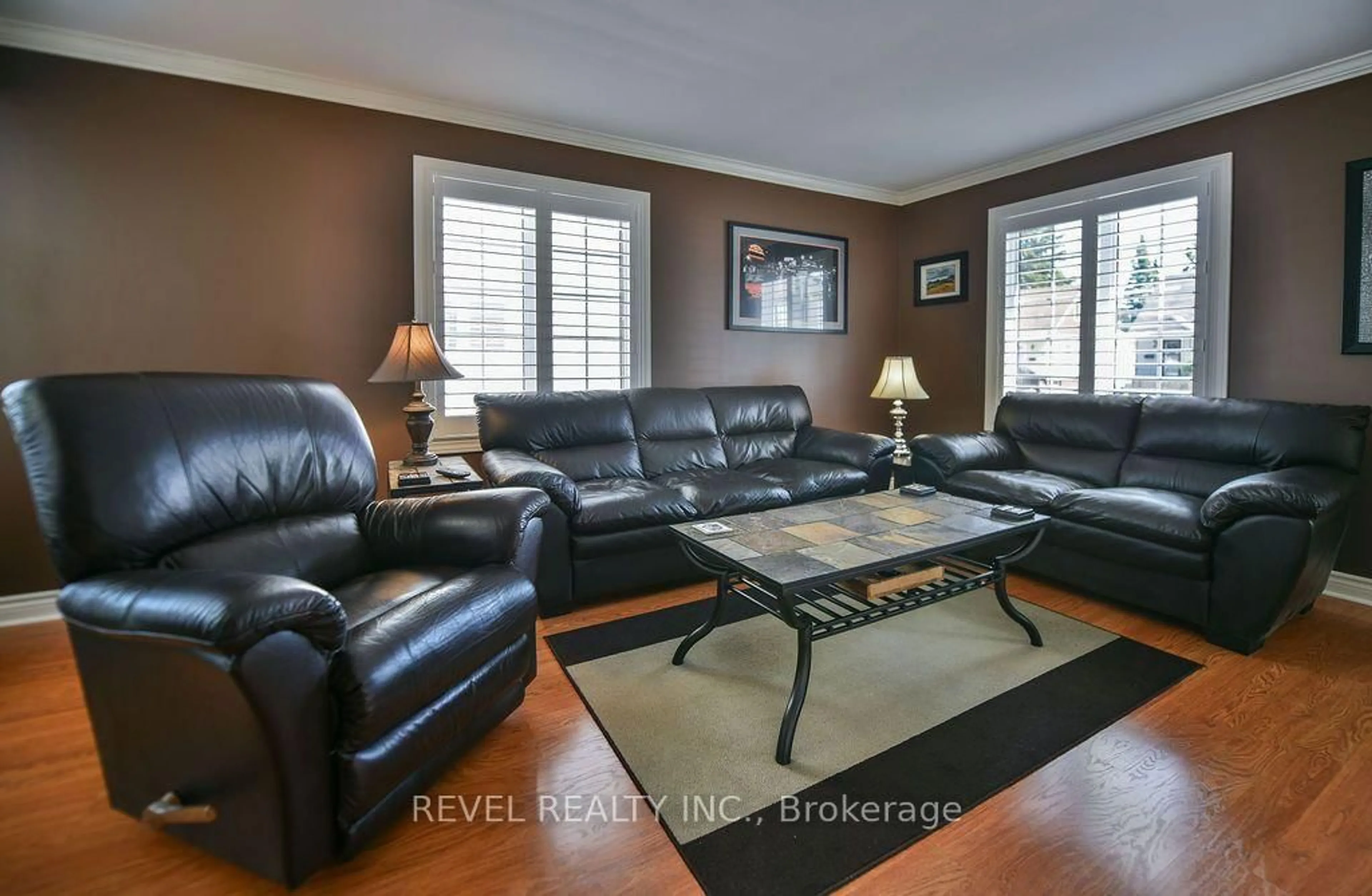 Living room with furniture, unknown for 511 Pine St, Timmins Ontario P4N 6L9