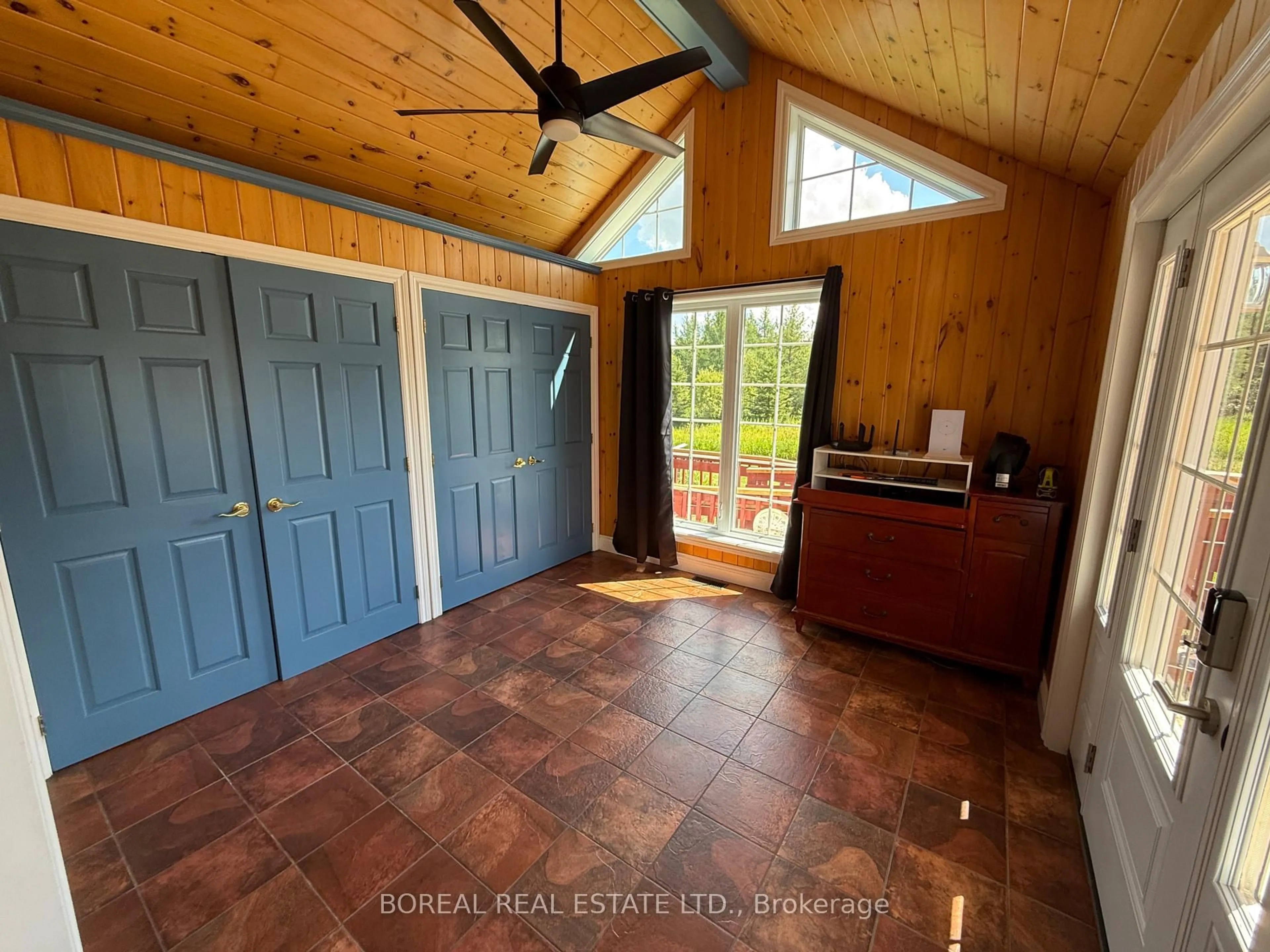 Indoor entryway for LT 12 CON 5 CLUTE Township, Cochrane Ontario P0L 1C0