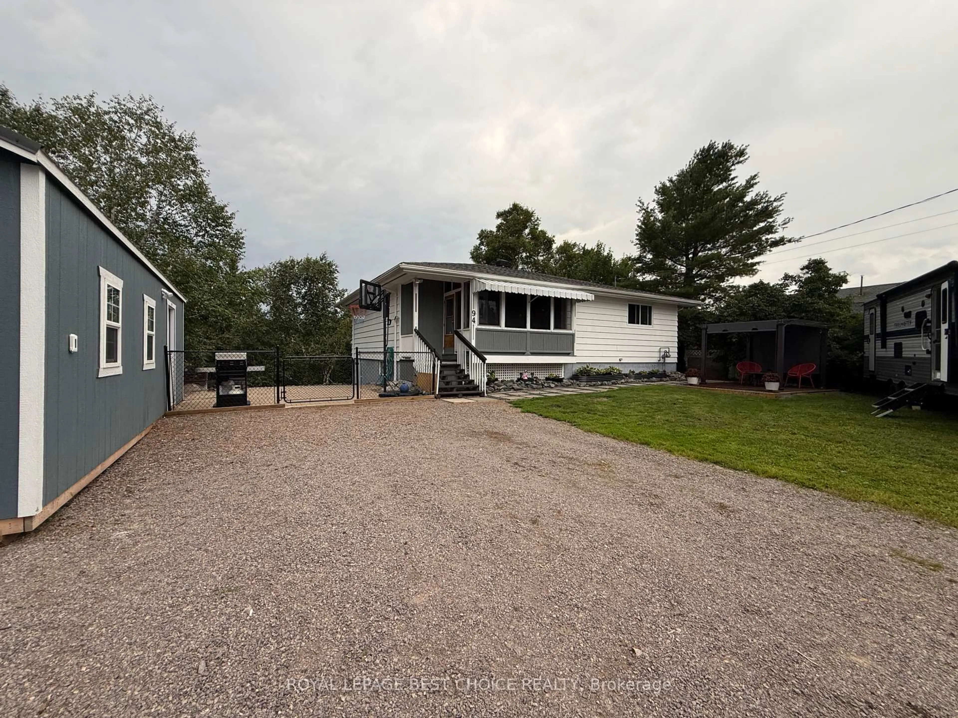 A pic from outside/outdoor area/front of a property/back of a property/a pic from drone, unknown for 94 Galena St, Cobalt Ontario P0J 1C0