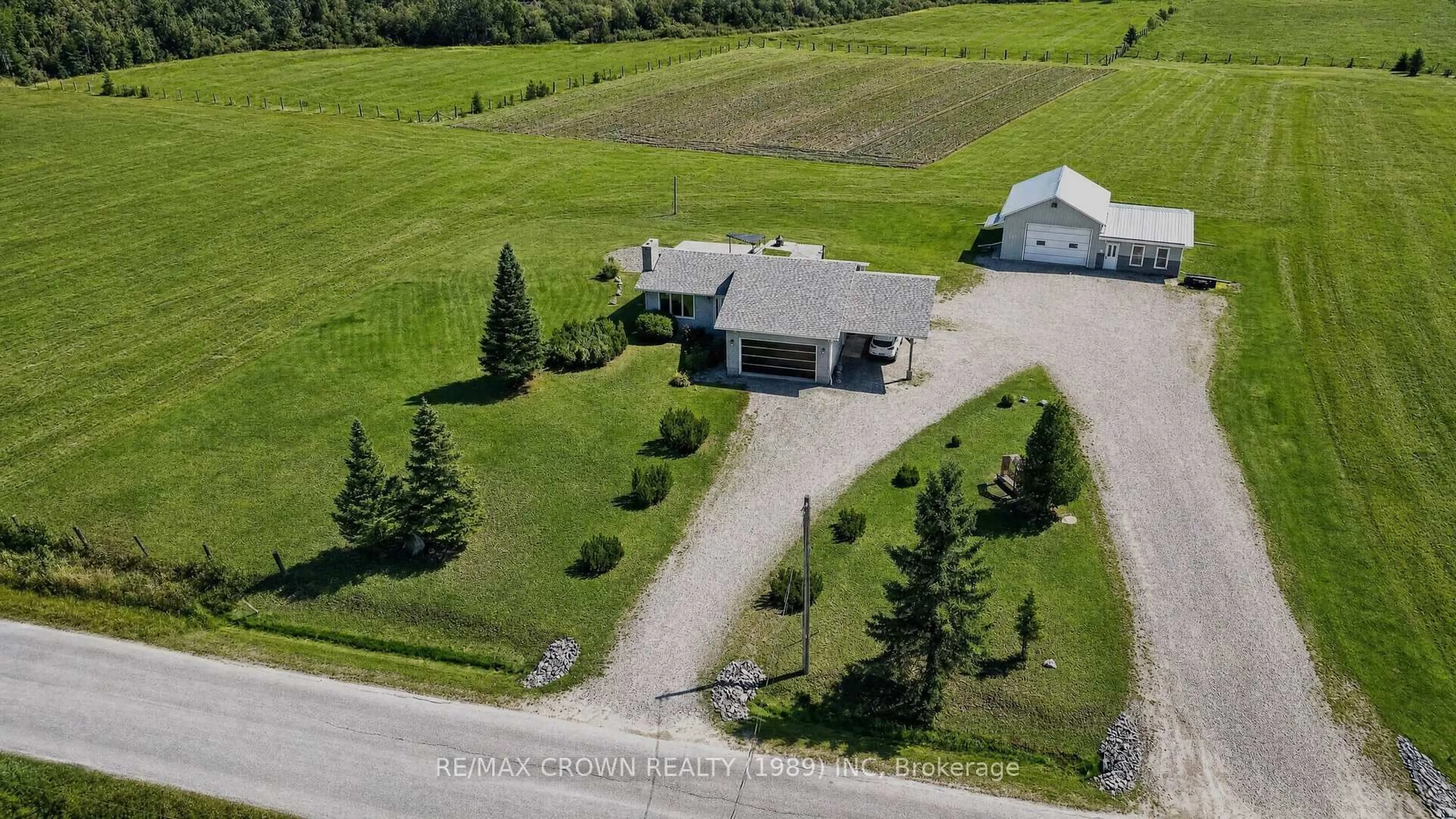 A pic from outside/outdoor area/front of a property/back of a property/a pic from drone, unknown for 53 Cloutier Rd, Hearst Ontario P0L 1N0